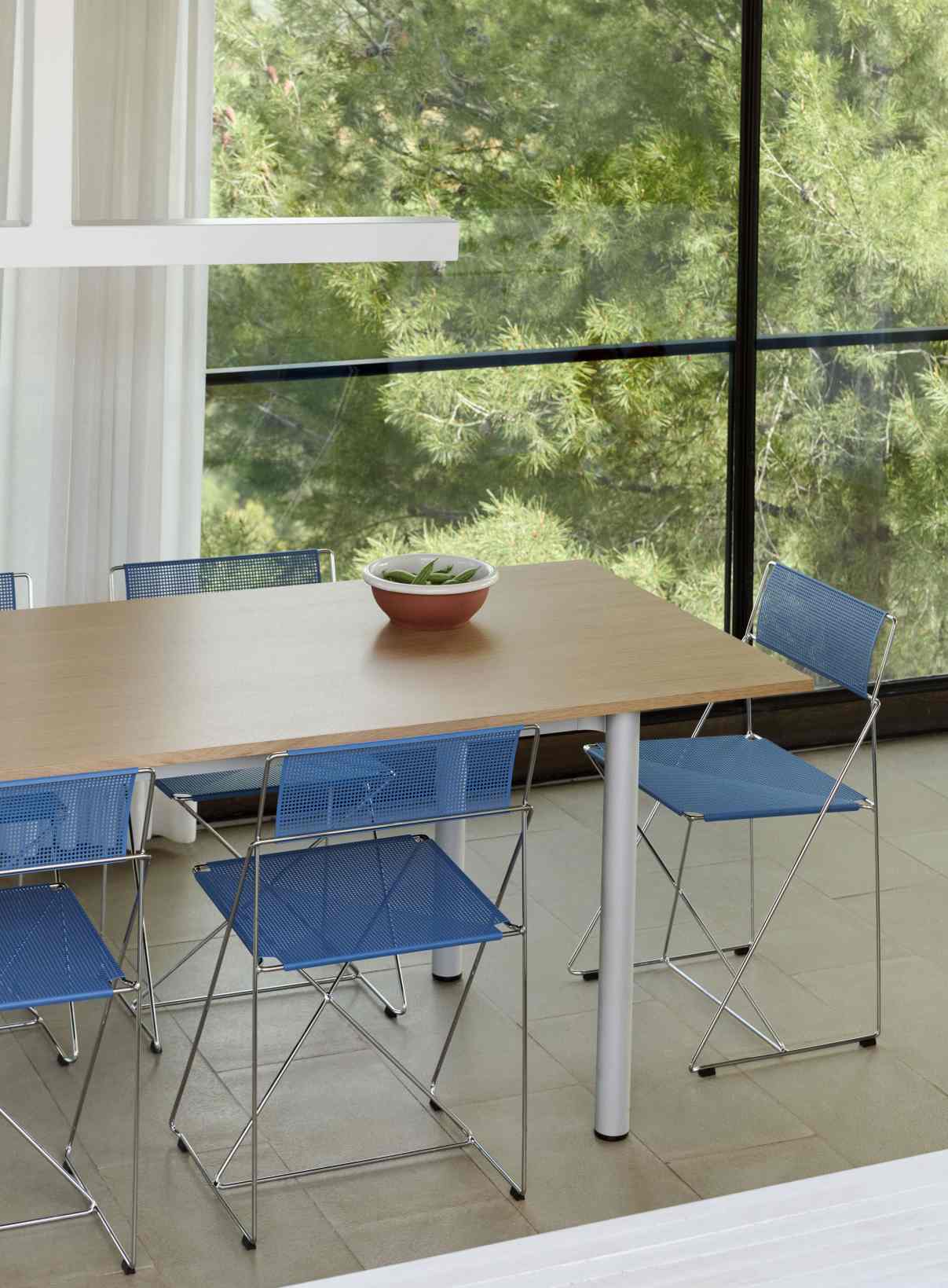 Annex Table Overhang dining table Hay  