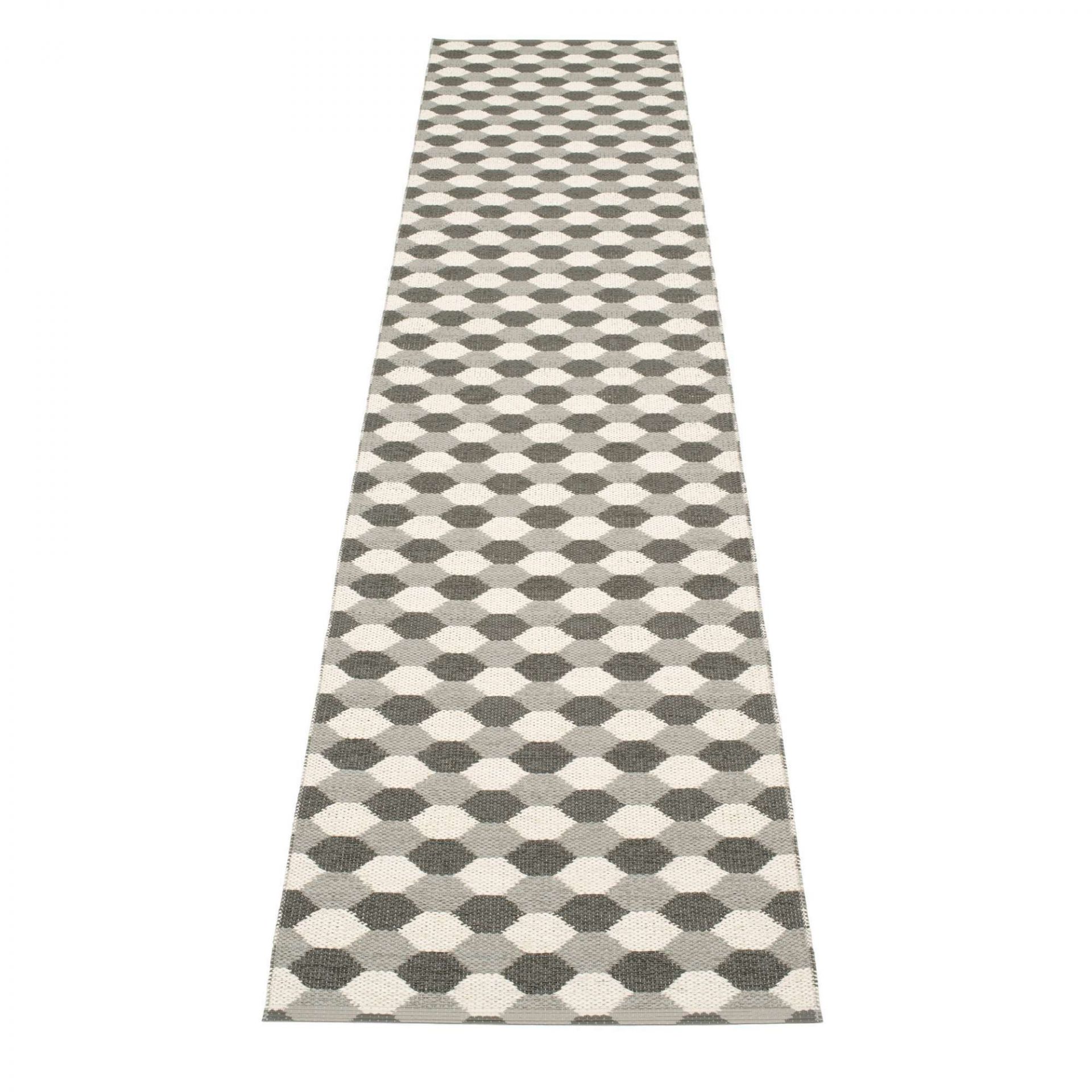 Dana Kunststoffteppich von Pappelina, 70x400 cm, in warmen Grautönen mit geometrischem Muster.