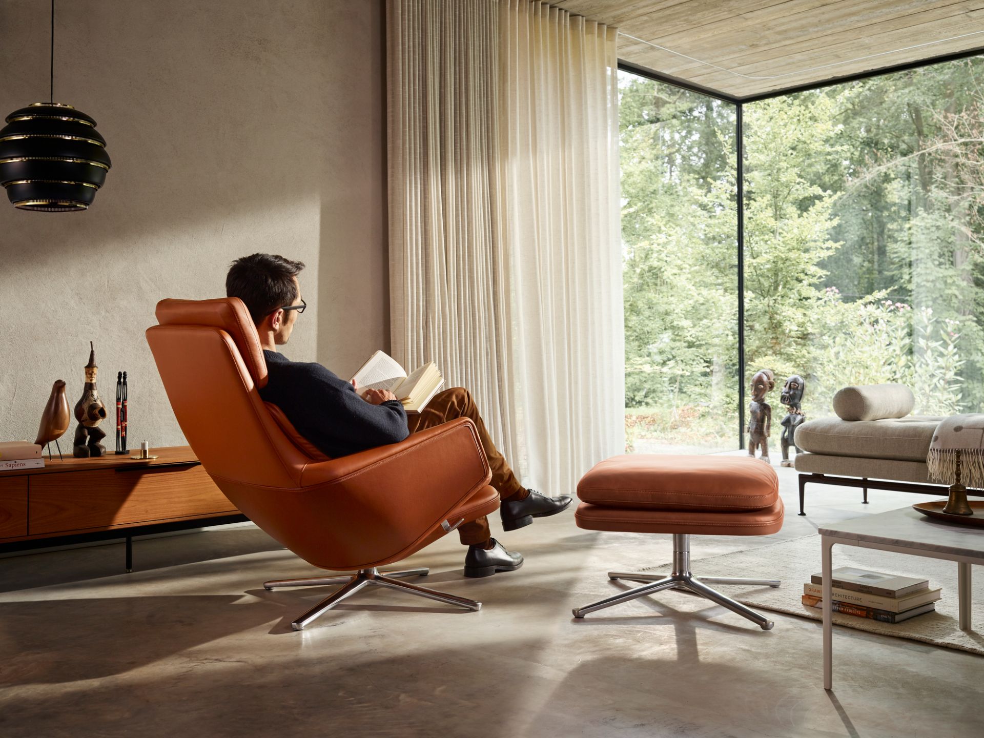 Grand Relax Sessel &amp; Ottoman | VITRA