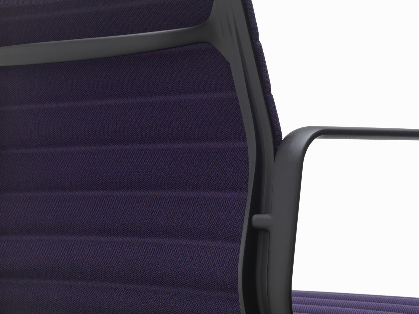 Aluminium Chair EA 131 / EA131 Chair Vitra