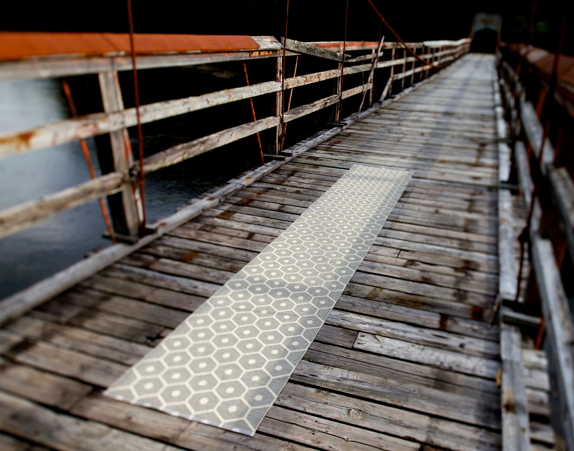 Honey Plastic Carpet 70x160 cm Pappelina