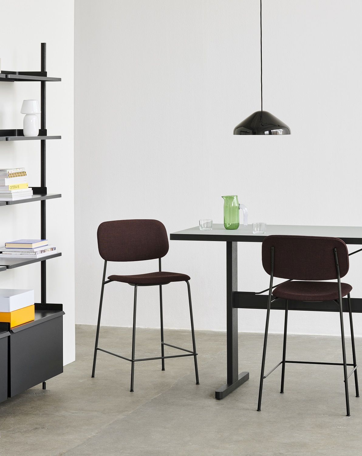 Soft Edge 90 Bar Stool Low / High Hay