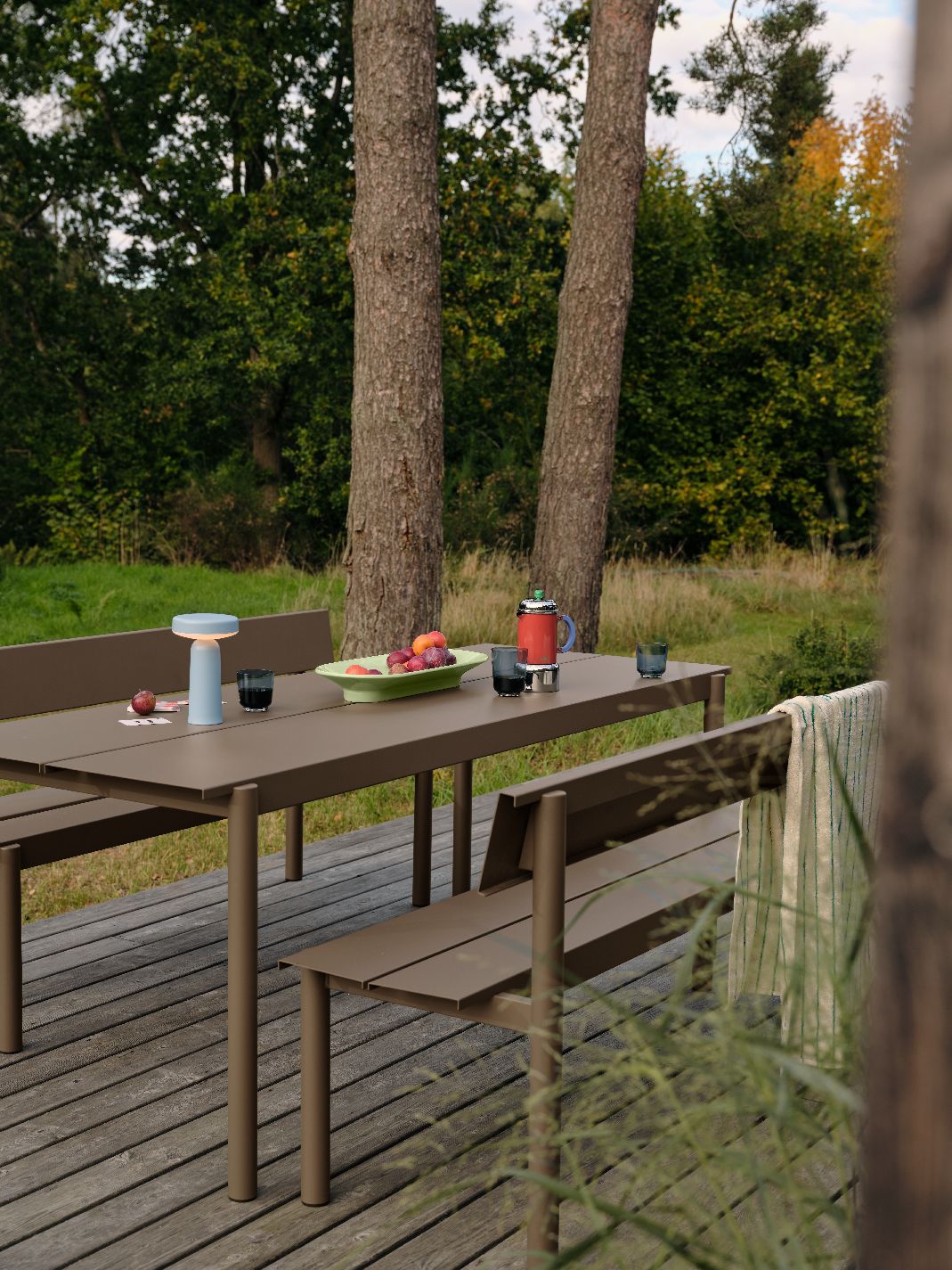 Linear Steel Bench Outdoor bench with backrest 170x34 cm Muuto