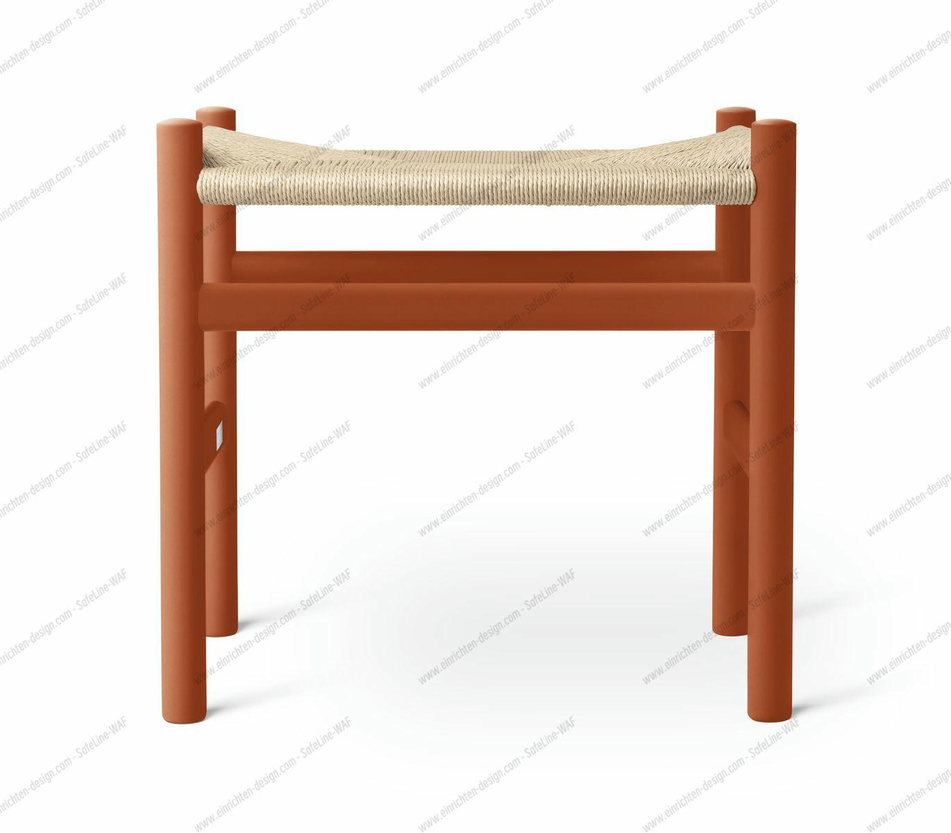 CH53 Hocker von Carl Hansen & Søn: Holzgestell in Terrakotta mit geflochtener Sitzfläche.