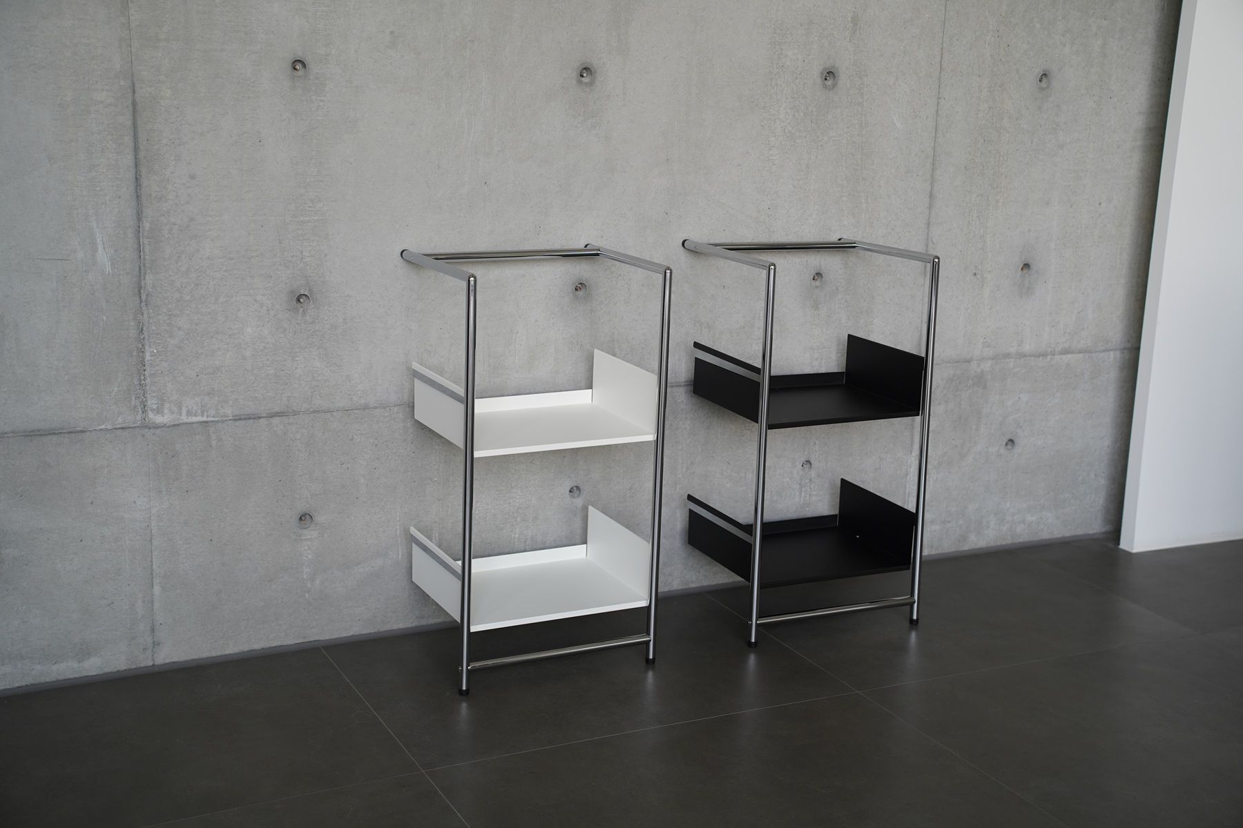 Pool 82 S Leaning shelf / Shoe rack Mox