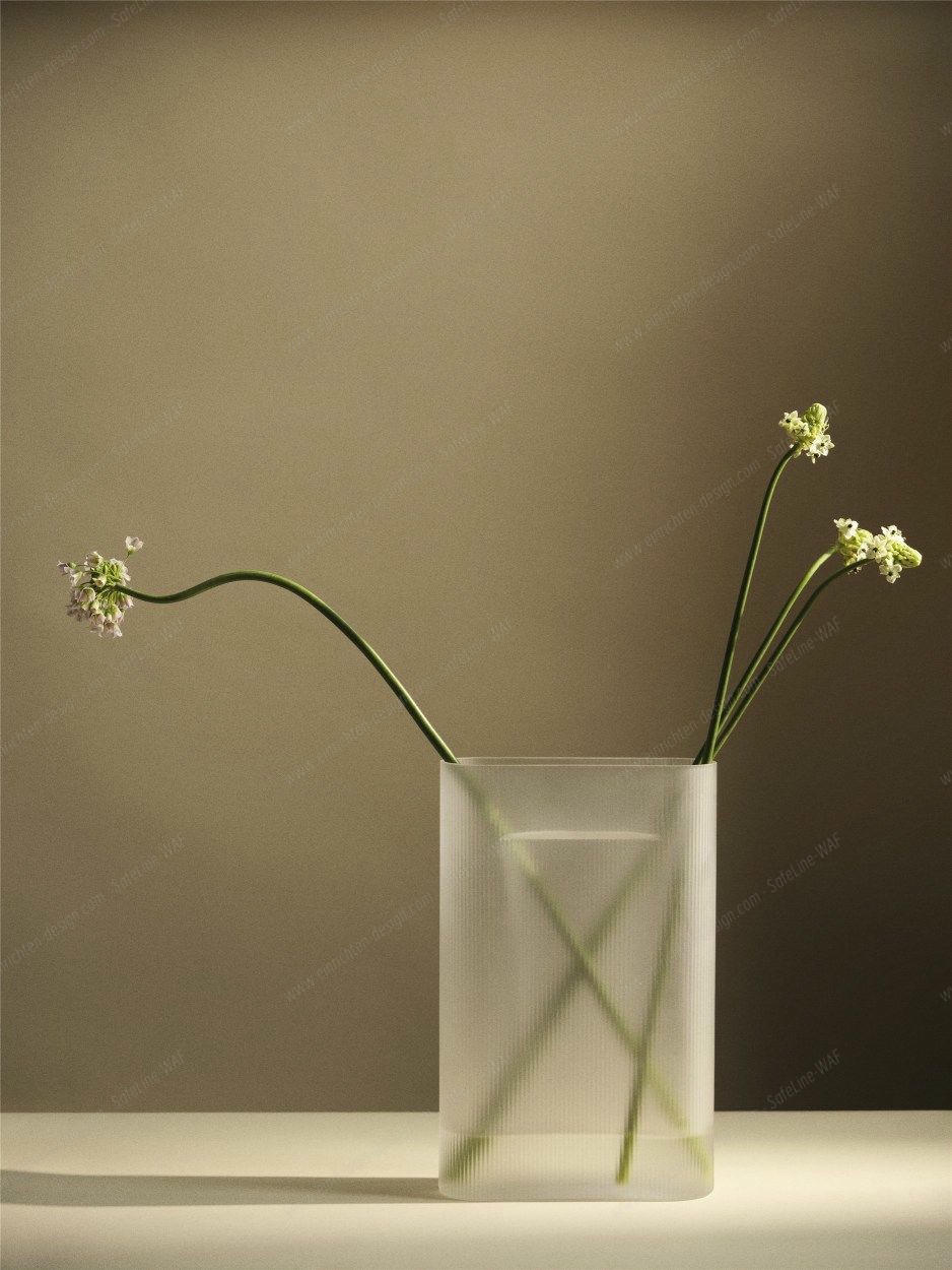 Ridge Vase Muuto Frosted glass Light blue H 35 cm Ridge Vase Muuto Frosted glass Light blue H 35 cm