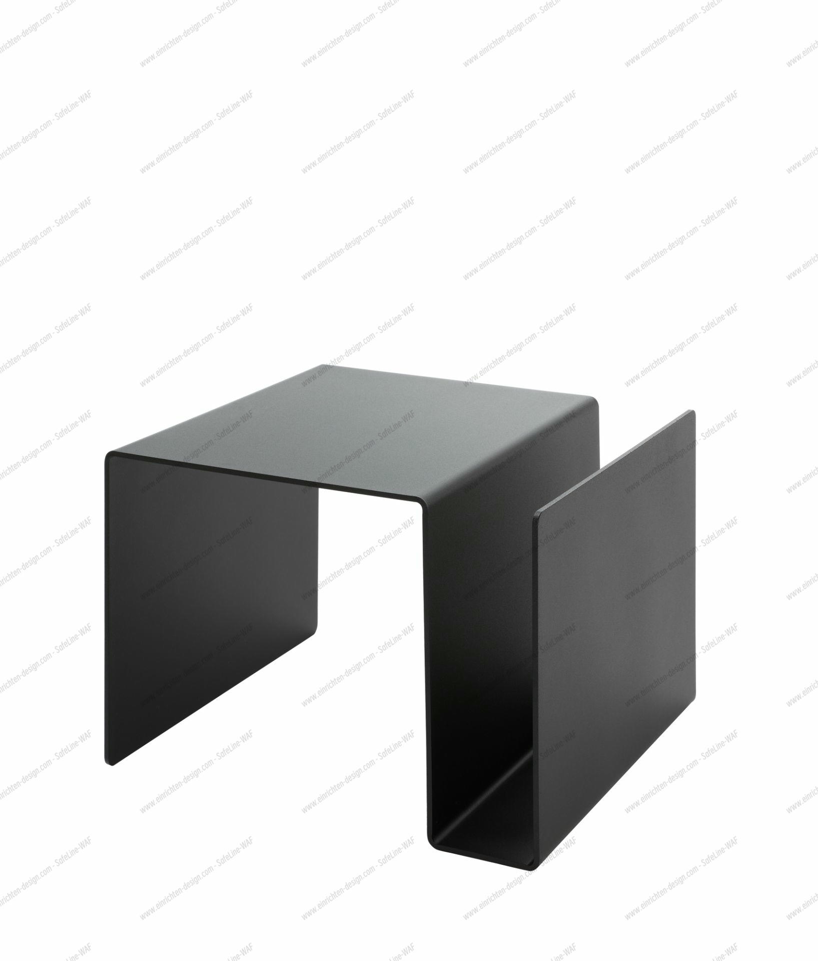 Schwarzer Huk Beistelltisch von Müller Möbelwerkstätten, multifunktional mit Magazinablage, modernes Möbeldesign.