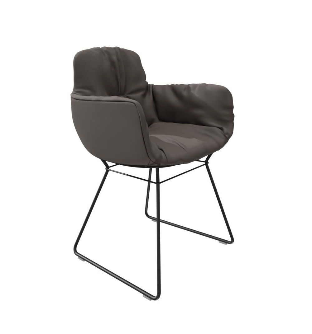 Leya chair high armrest leather Sahara Freifrau Manufaktur PREFERRED COMBINATION