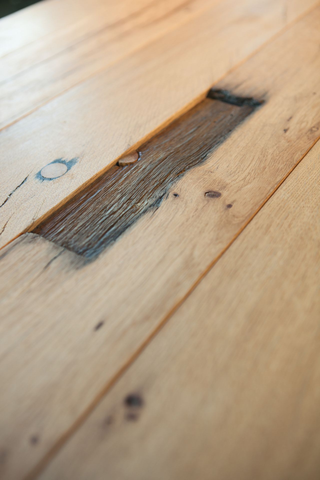 BB 11 Clamp Table Walnut Janua