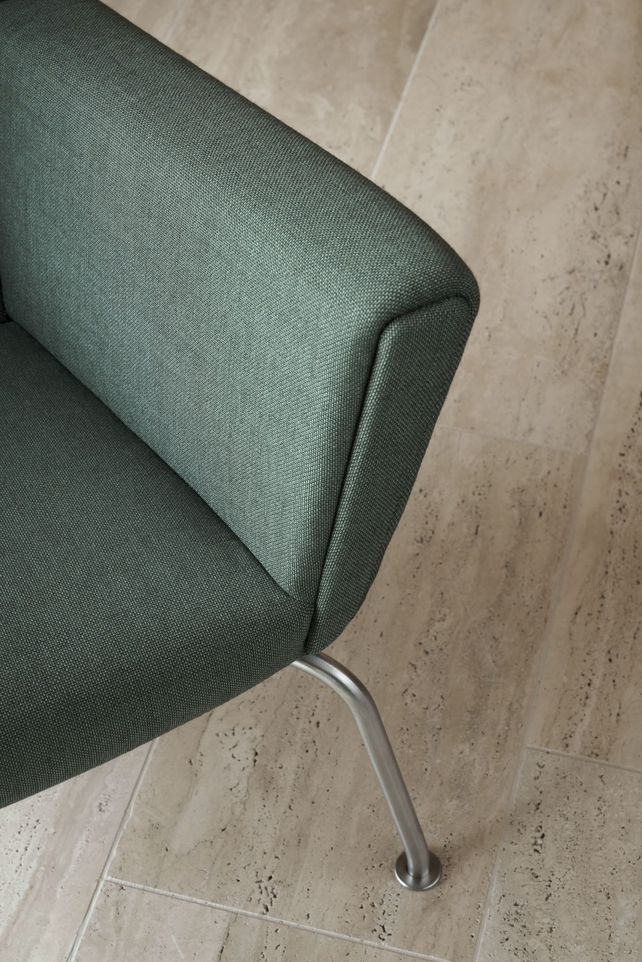 CH445 Wing Chair Passion 6101 Limited Edition Carl Hansen & Søn