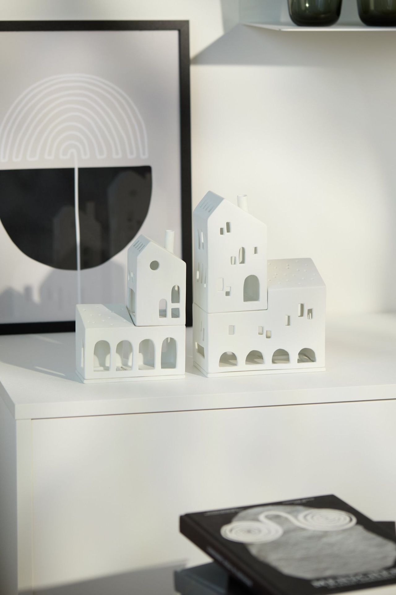 Light house Stacking house of arches Wheels