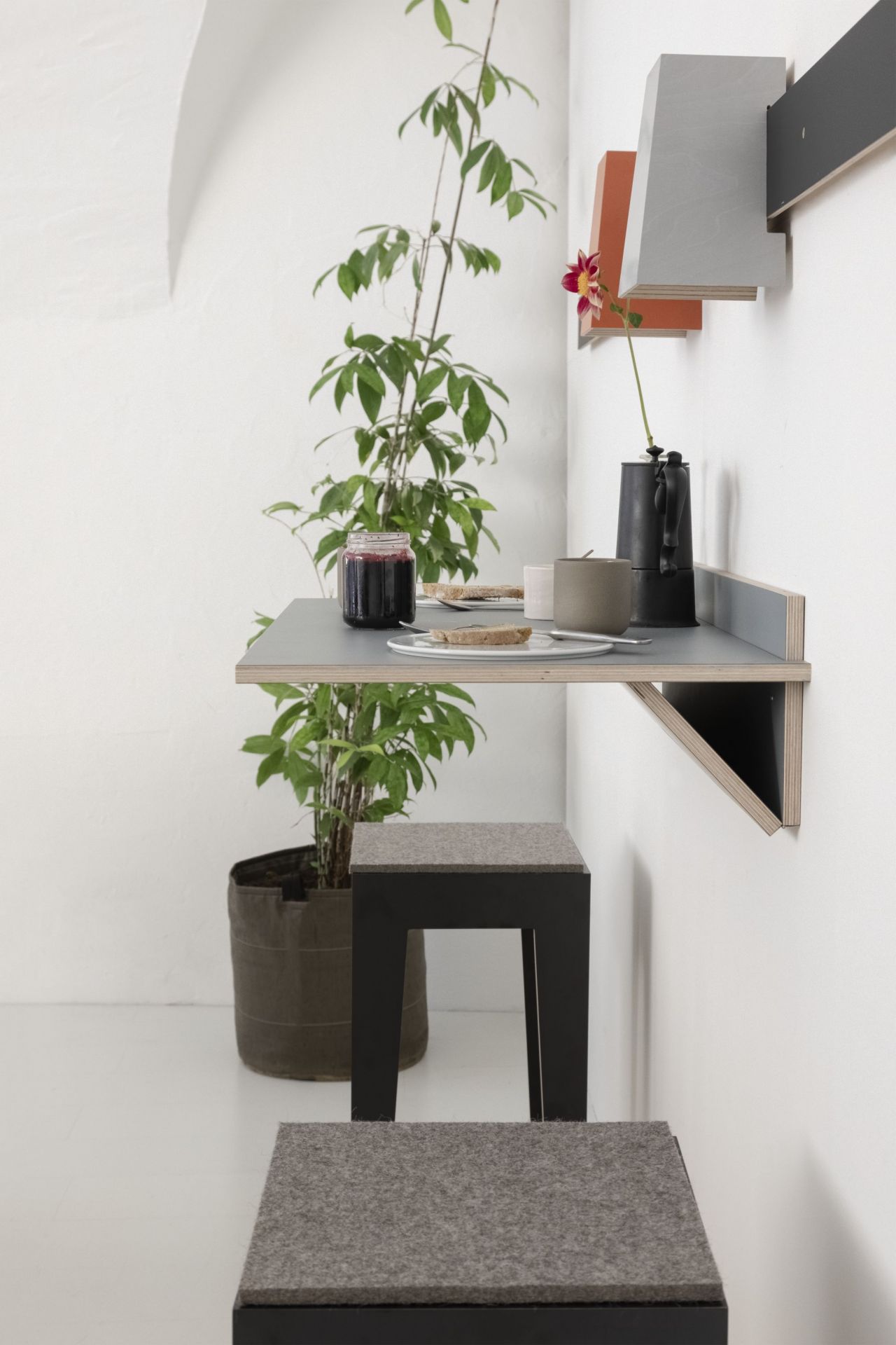 MONIKA Flexible folding table Das ganze Leben