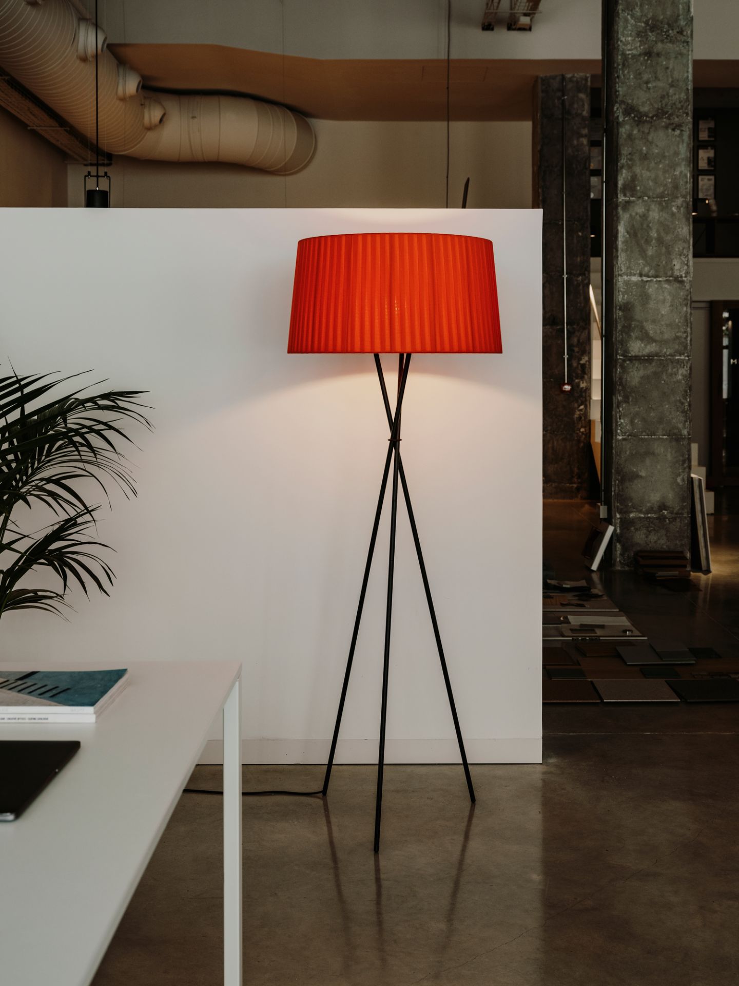 Tripode G5 Floor Lamp Santa & Cole