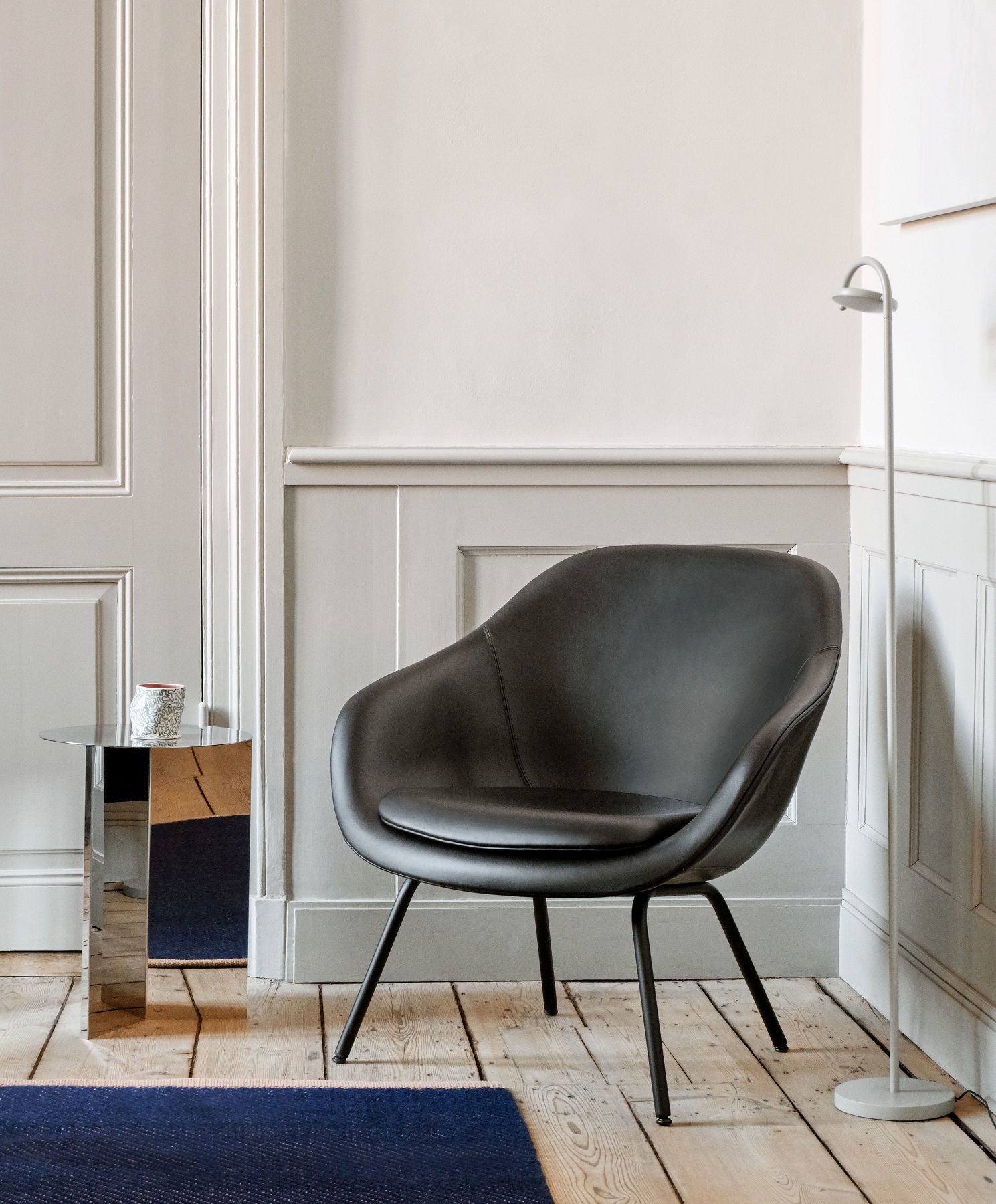 About a Lounge AAL 87 / AAL87 Armchair Hay
