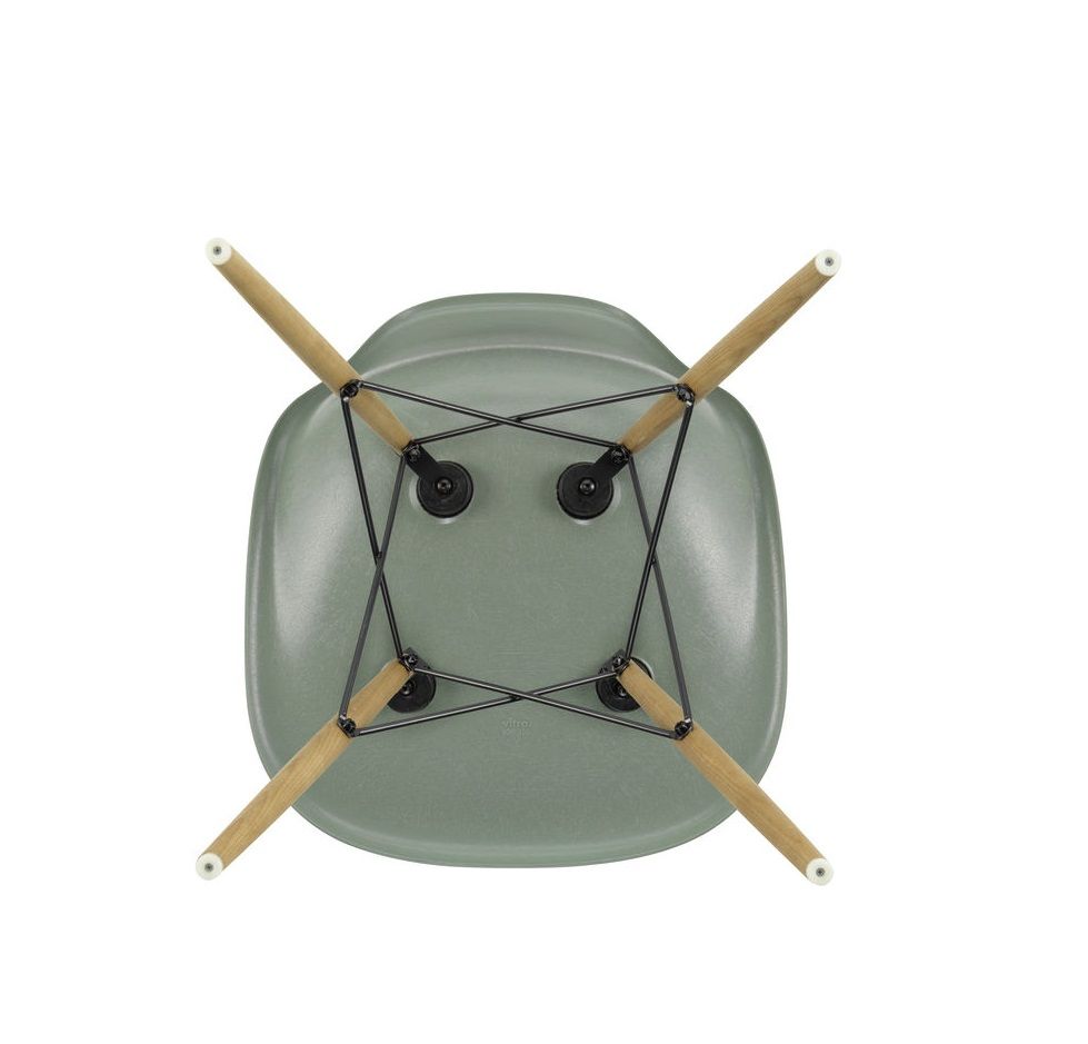 Eames Fiberglass Chair DSW Chair Vitra 