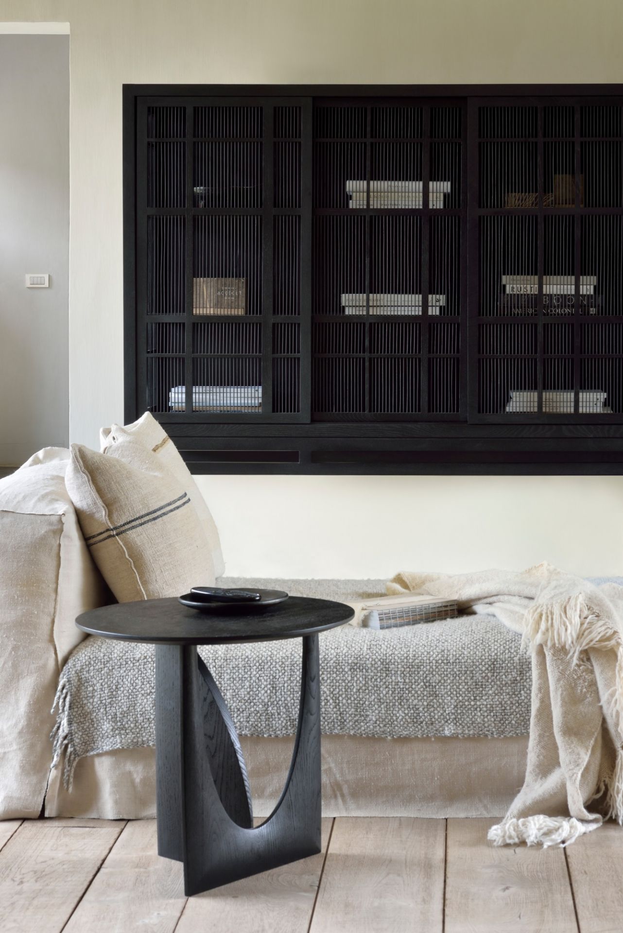 Geometric Side Table oak Ethnicraft