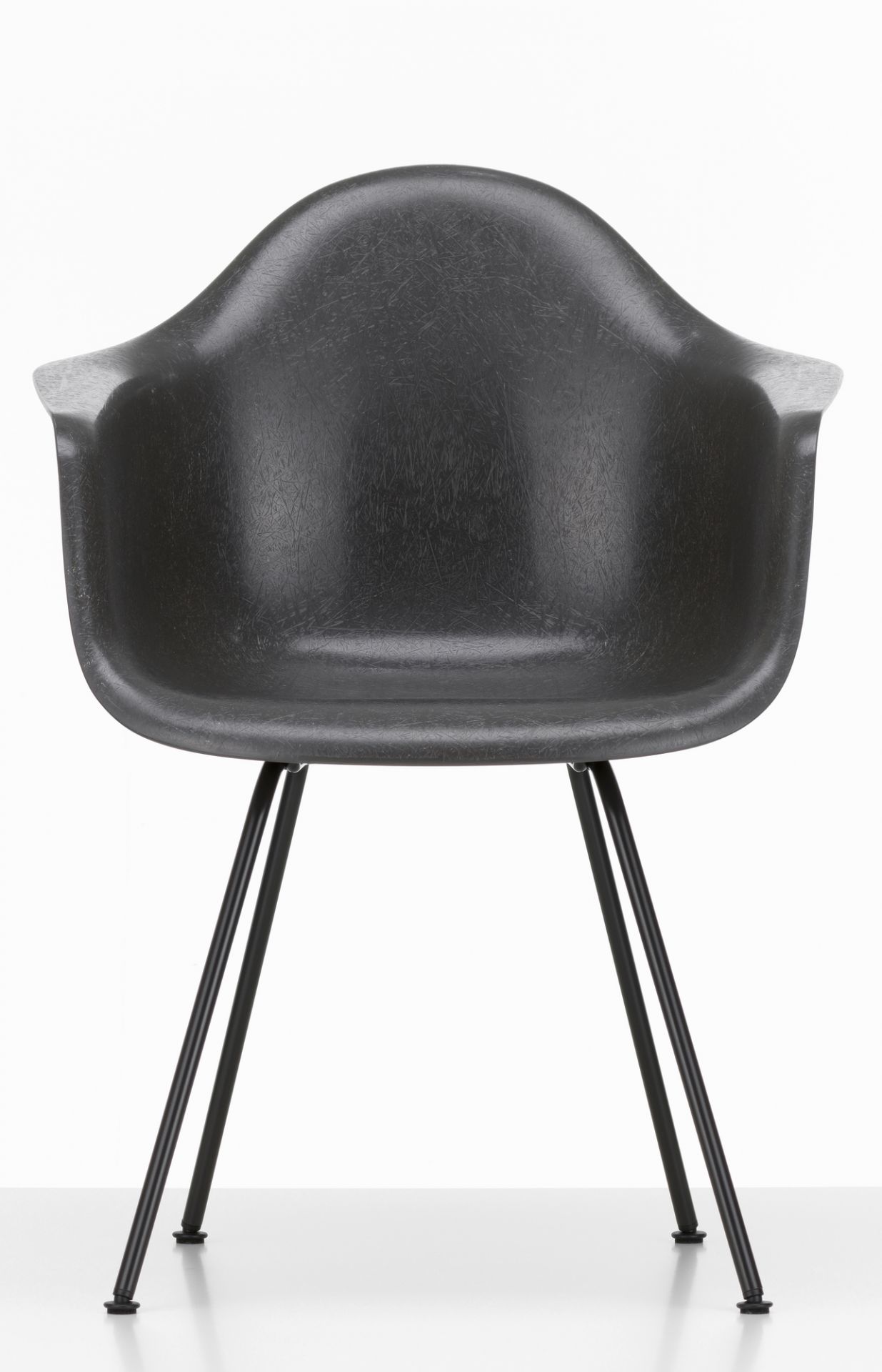 Eames Fibreglass Arm Chair DAX Chair Vitra