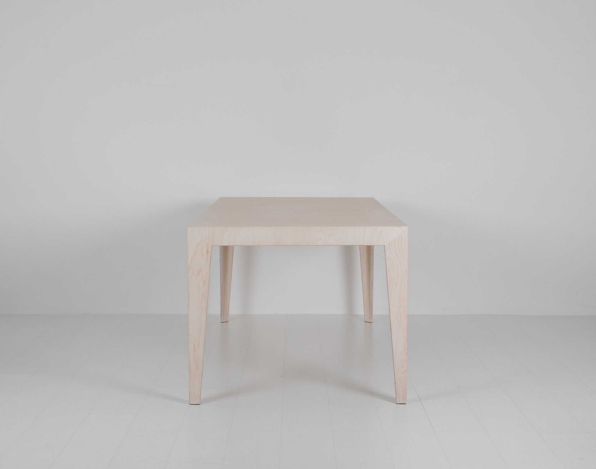 MARTA Minimalist Wooden Table Das ganze Leben