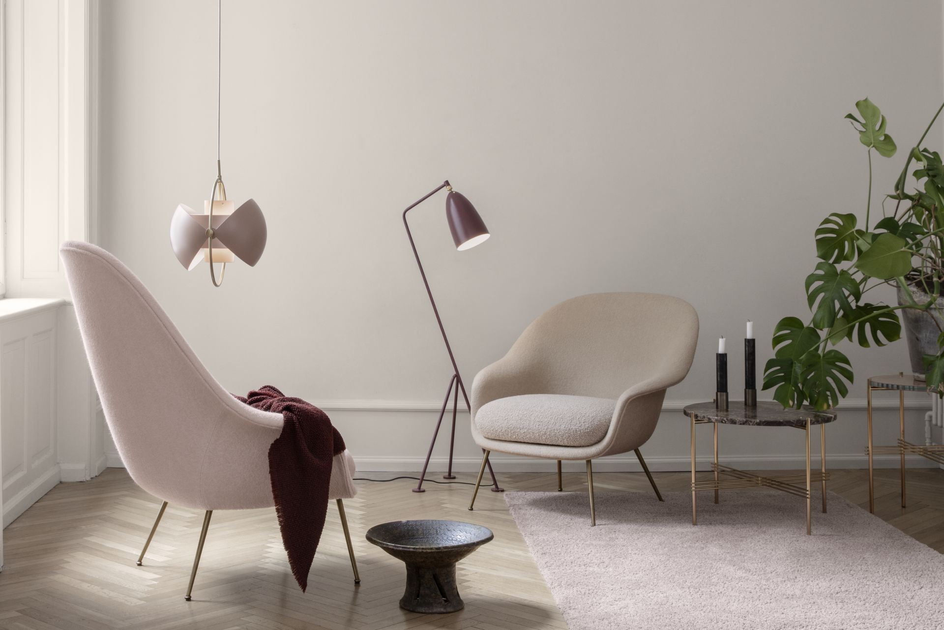 Gräshoppa / Grashoppa Floor light Anthracite-Grey Gubi