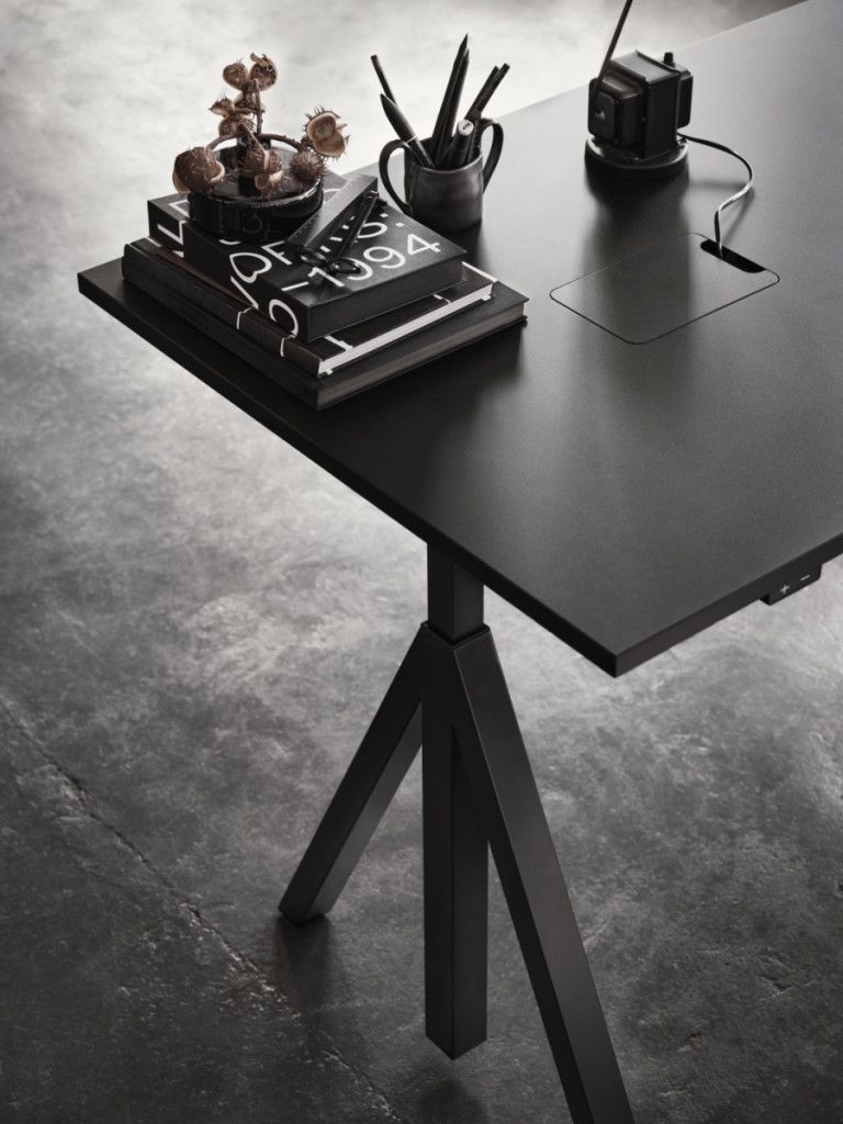 Works Desk height adjustable W140cm String Furniture