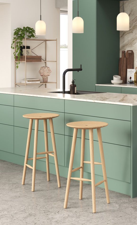 DI Volo / DIVOLO Barstool Barstool EIHCE NATUR H 75 cm novoform SINGLE PIECES