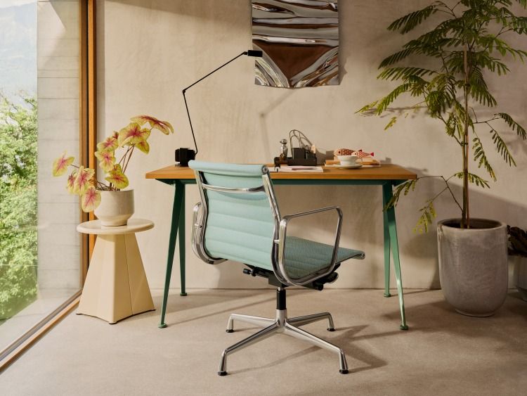 Aluminium Chair EA 131 / EA131 Chair Vitra
