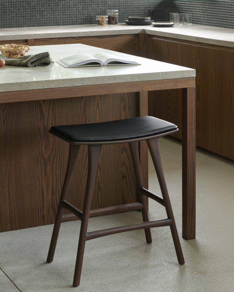 Osso Counter Stool Bar stool with seat cushion leather black Ethnicraft 
