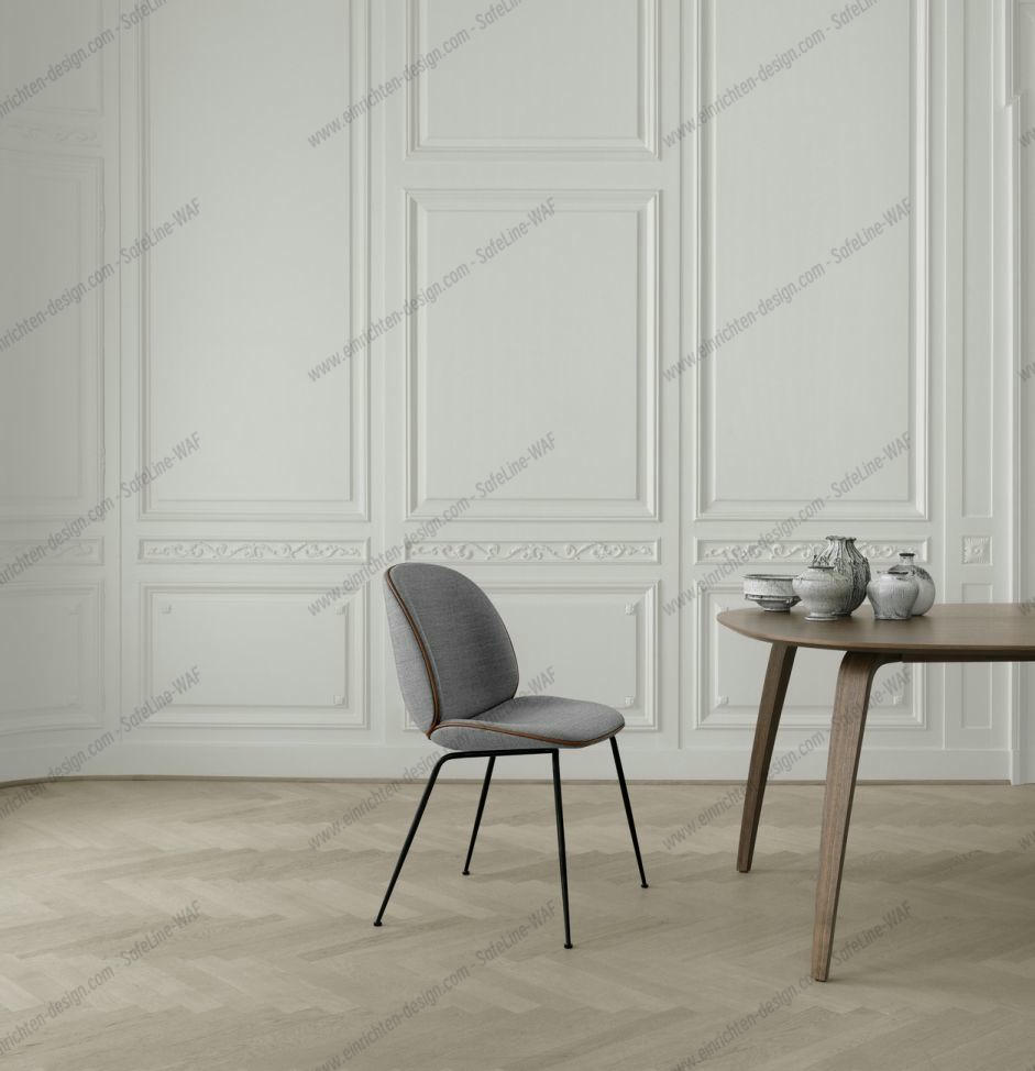 GUBI Dining Table elliptical walnut Gubi