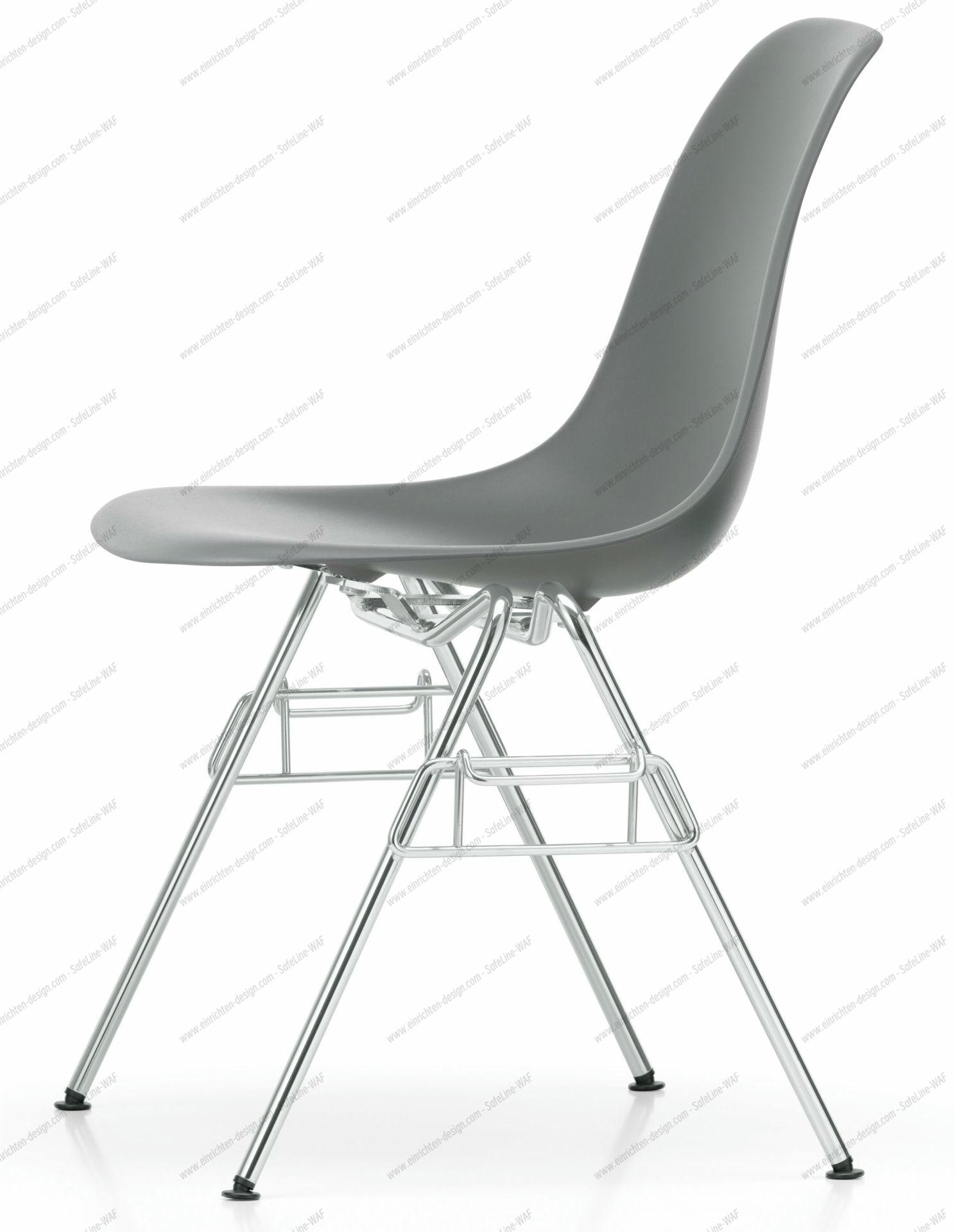 Eames Plastic Side Chair DSS Chair Vitra