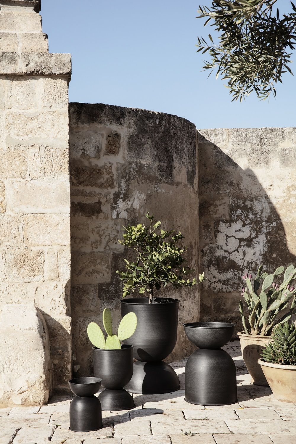 Hourglass Pot Small Pot Ferm Living 