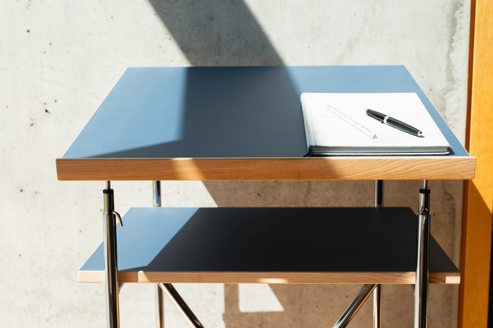 Milla 500 High Desk Richard Lampert