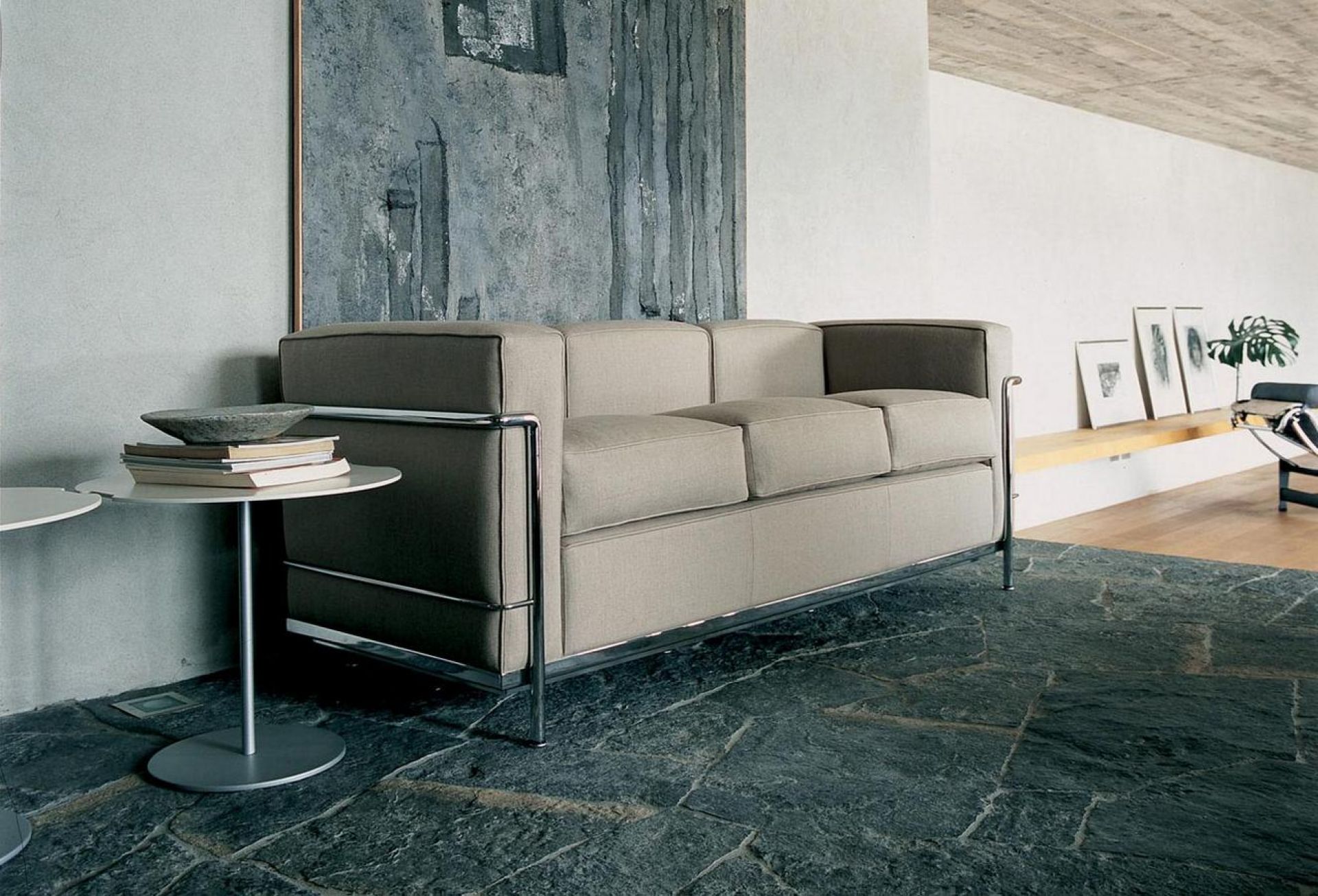 2 Fauteuil Grand Confort Petit Modèle Trois Places Three-Seater Sofa Cassina