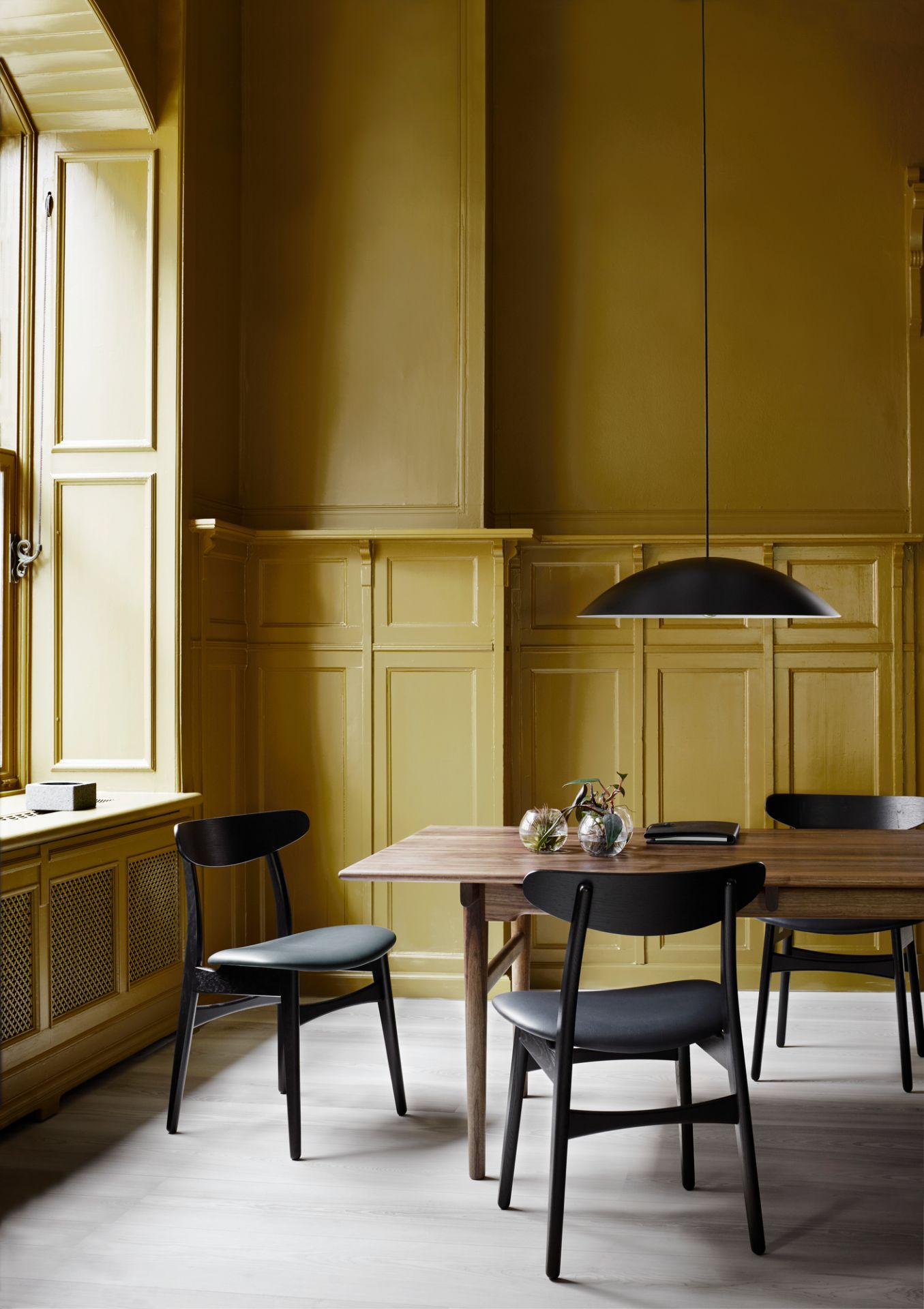 CH30P Chair upholstered Carl Hansen &amp; Søn Frame oak black Seat Thor 350