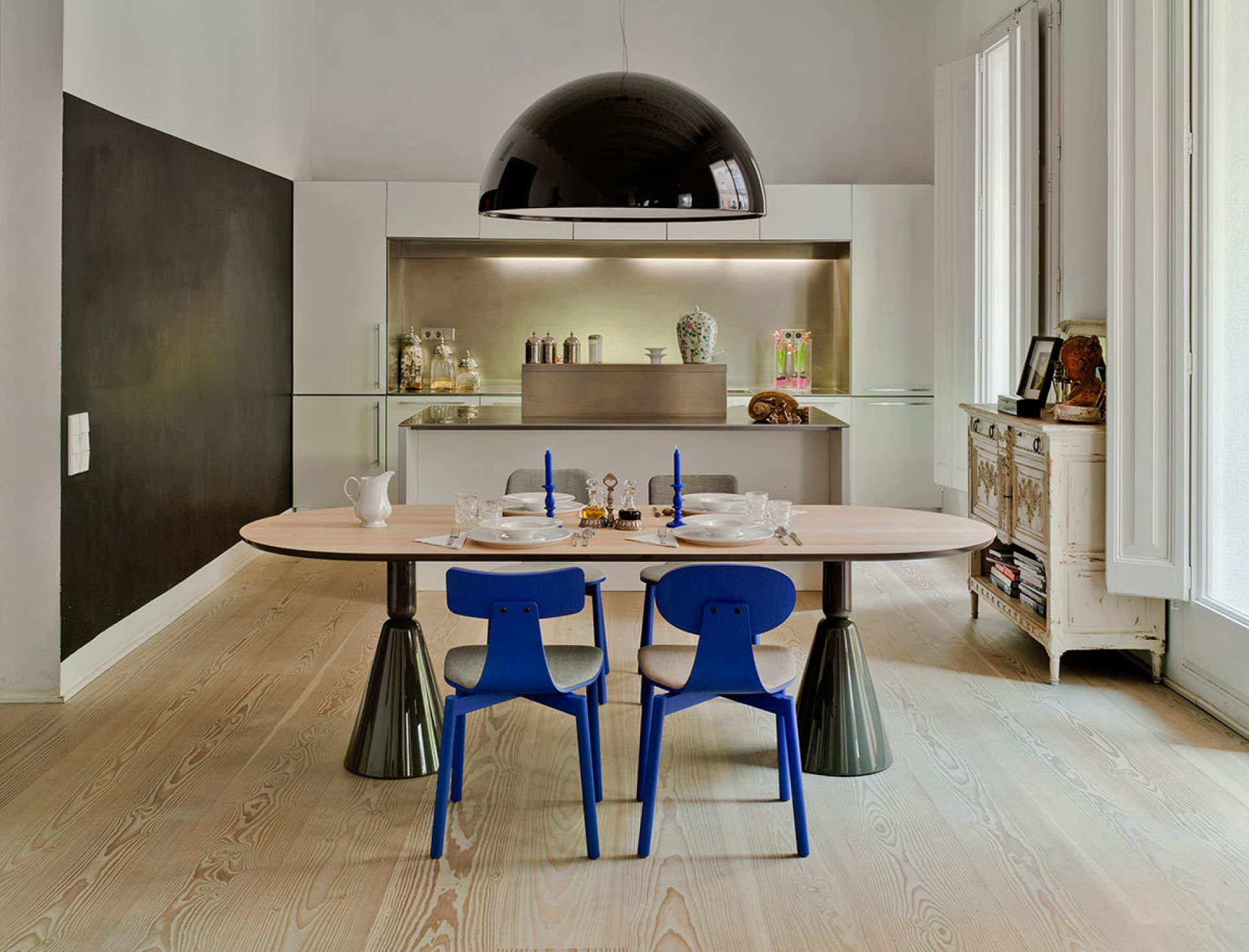 Pion Petra Emperador Gold dining table Sancal