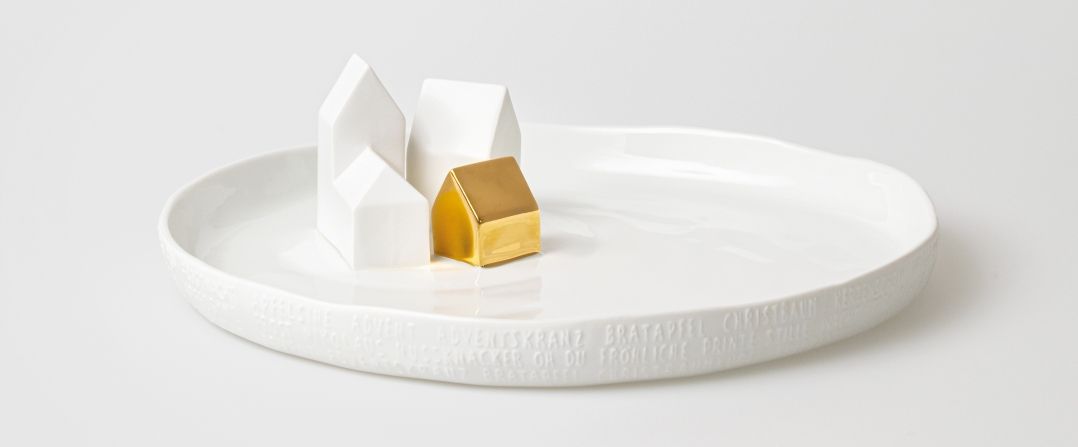 Porcelain stories Plates Houses Wheels 