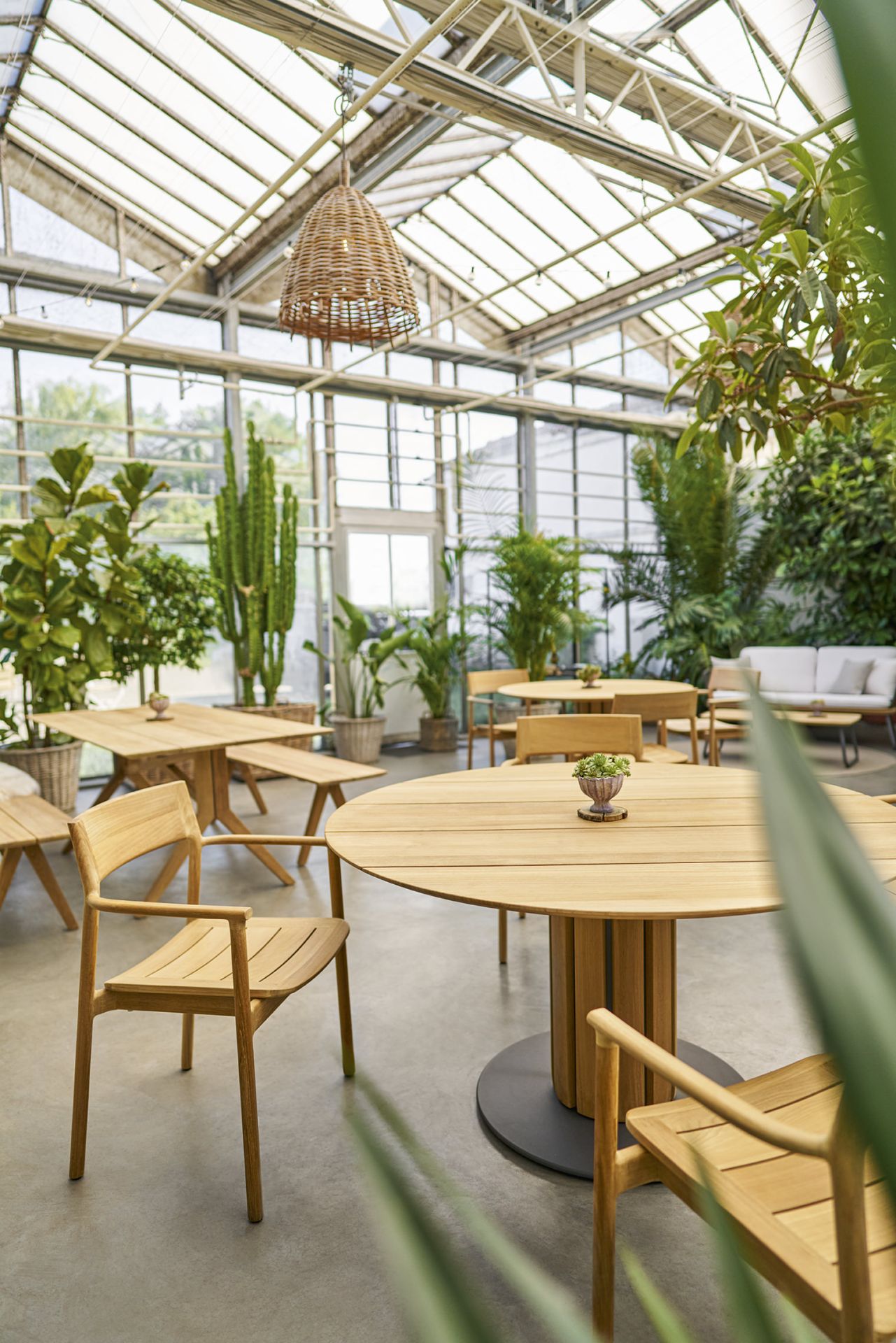 Teva Round table / Dining table Weishäupl