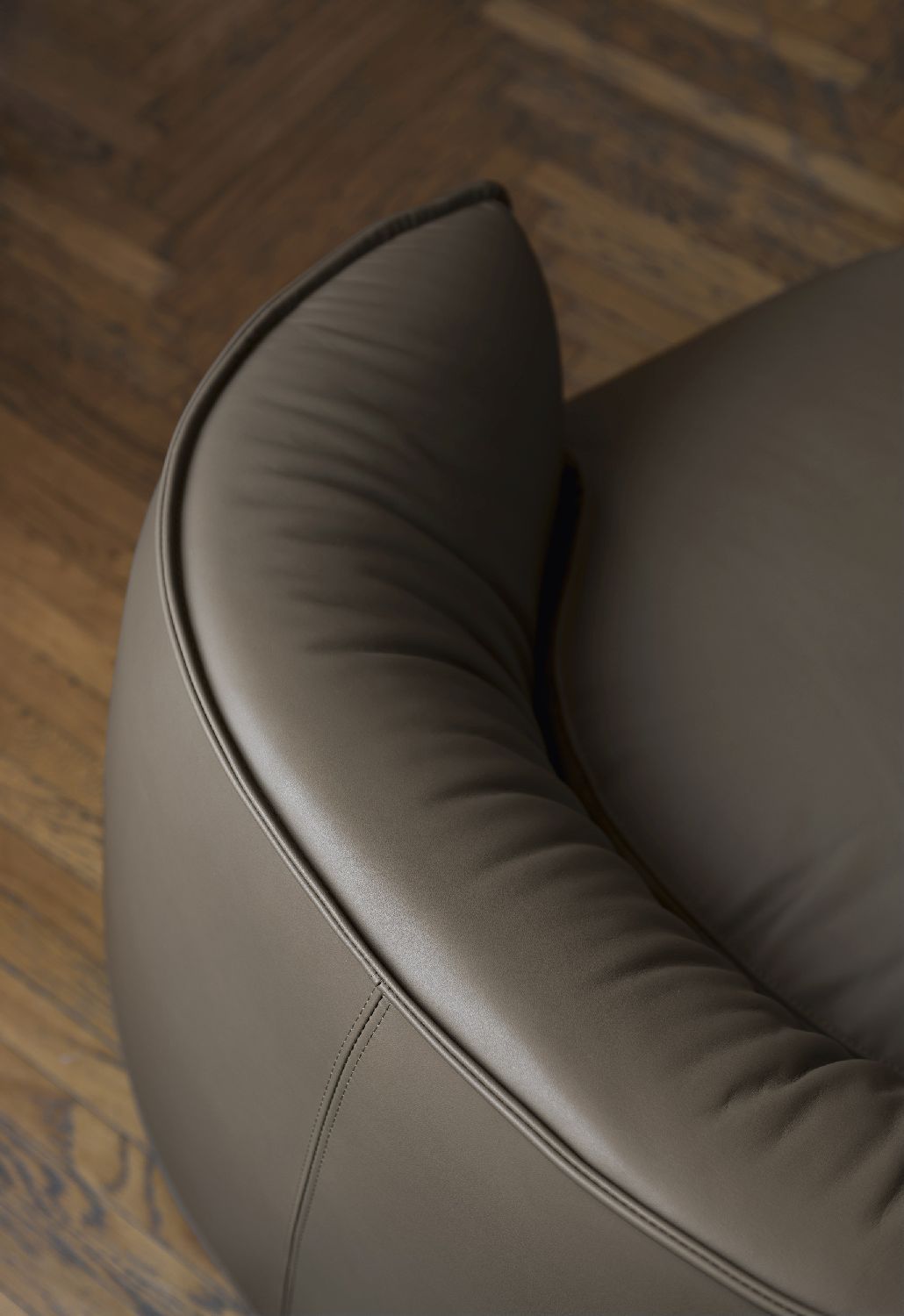Brioni lounge chair Small Kristalia