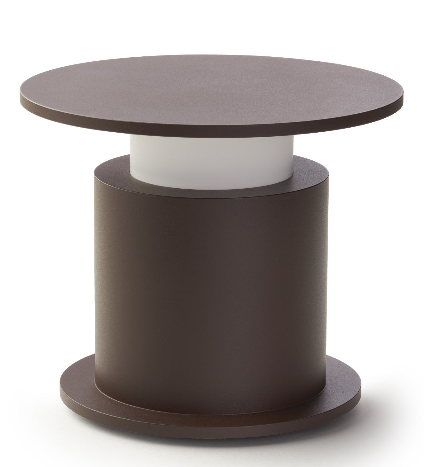 w241 Faro Tischleuchte von wästberg, moderne Akku-Tischlampe in Braun mit zylindrischem Design.