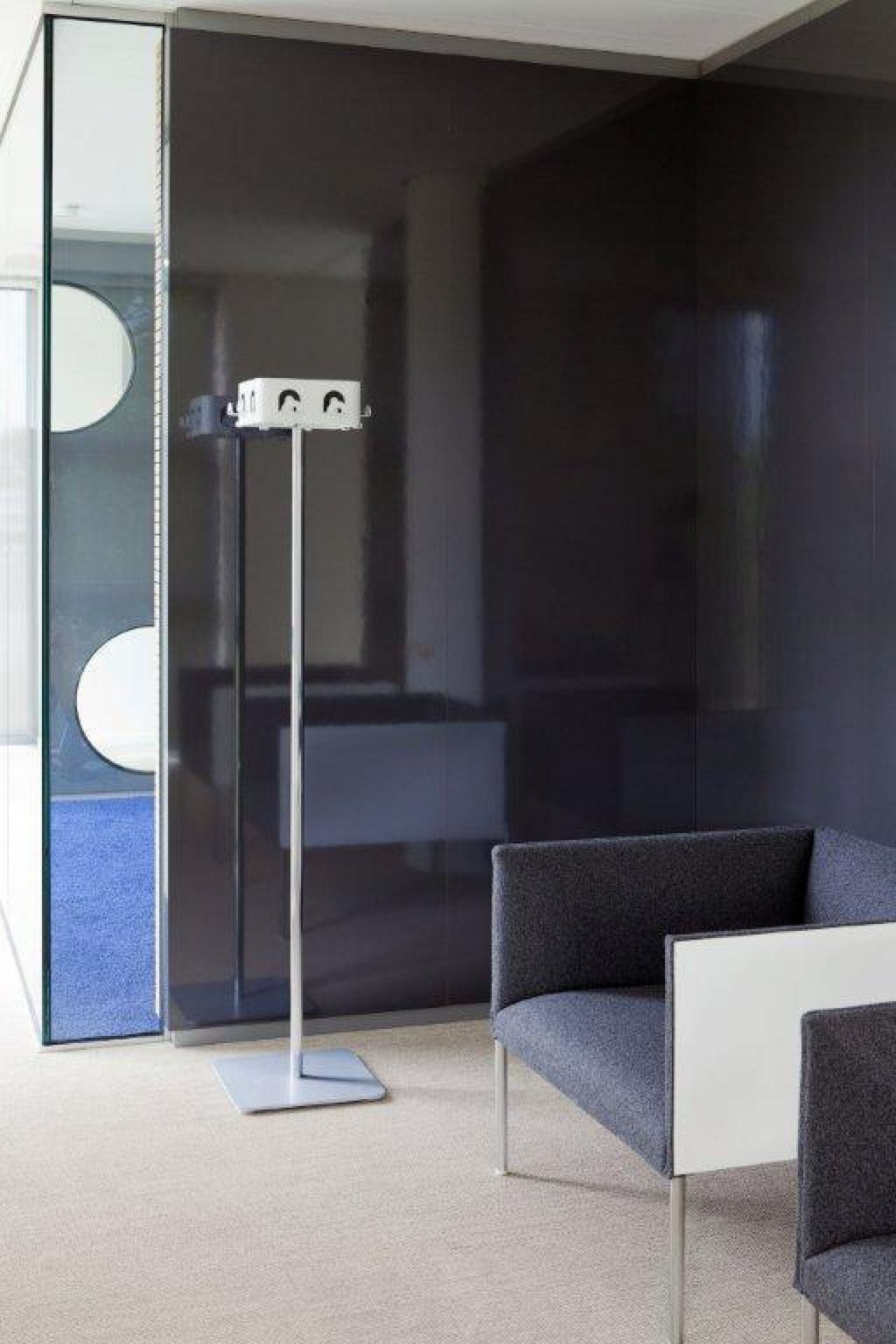 Flow Square clothes stand Cascando