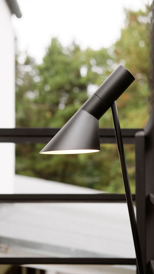 AJ Garden Bollard Light Long Louis Poulsen