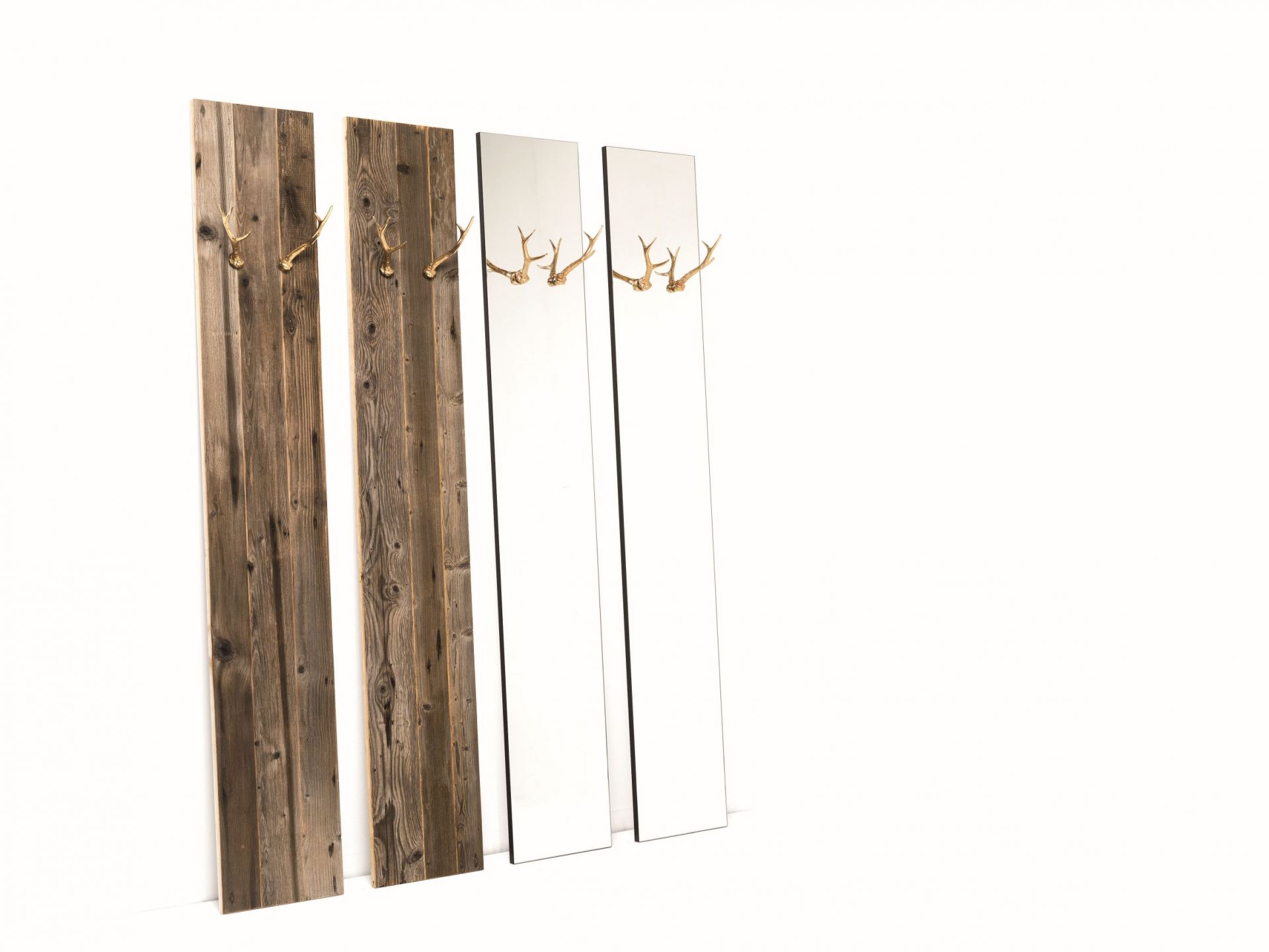 Hubertus clothes stand with a couple of dress-hanger Mogg