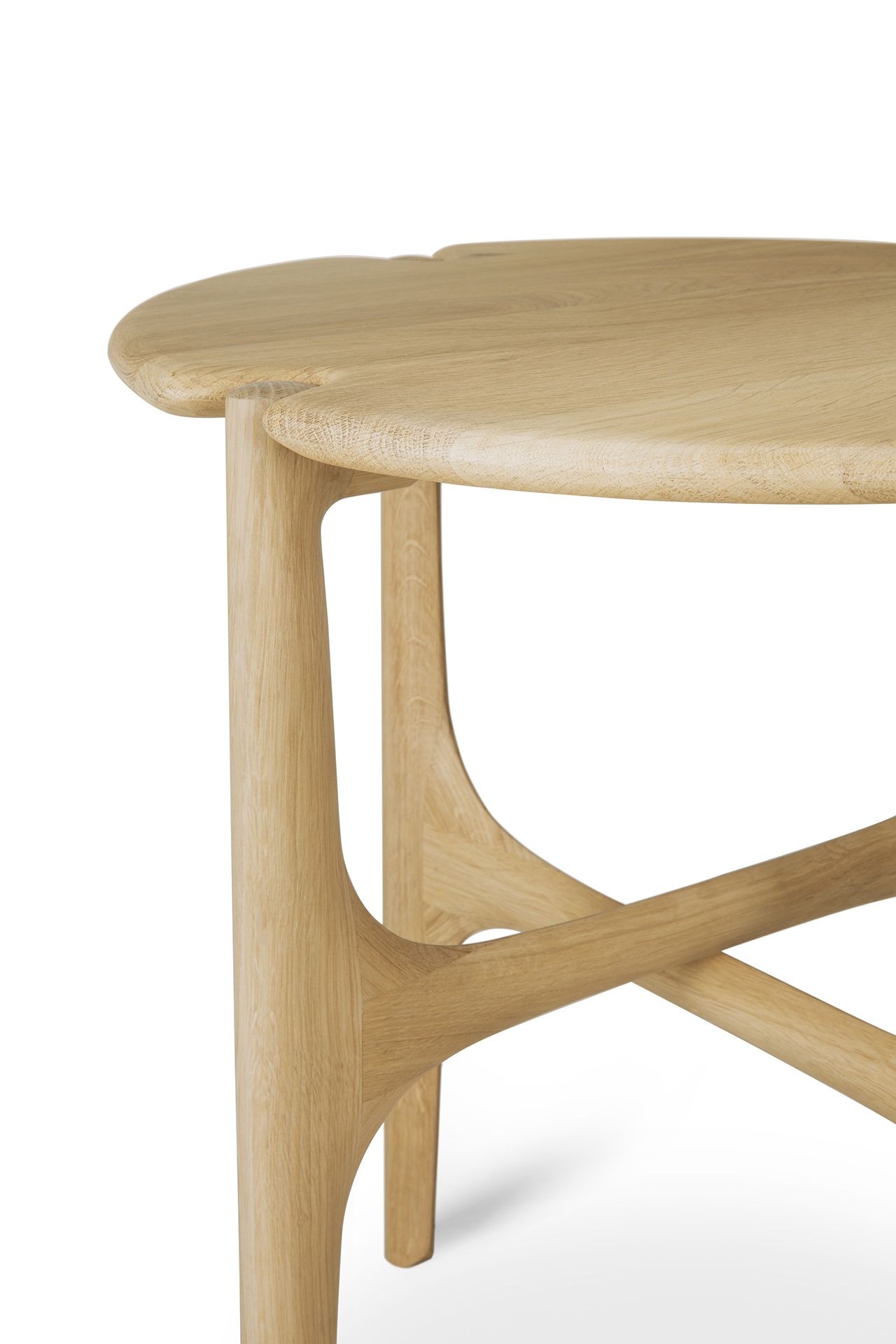 PI Side Table Round Oak Lacquered Ethnicraft