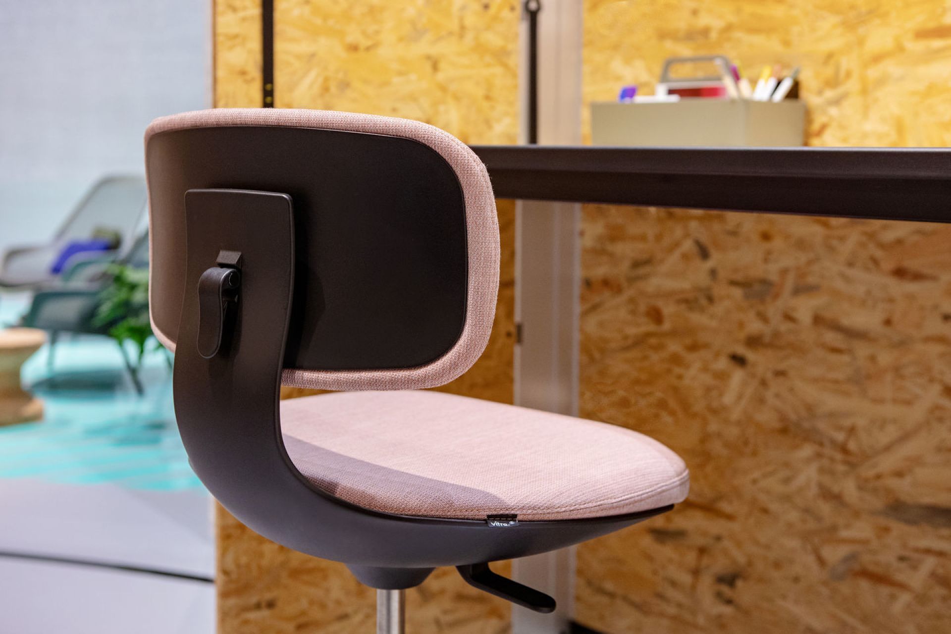 Rookie Office Swivel Chair Vitra