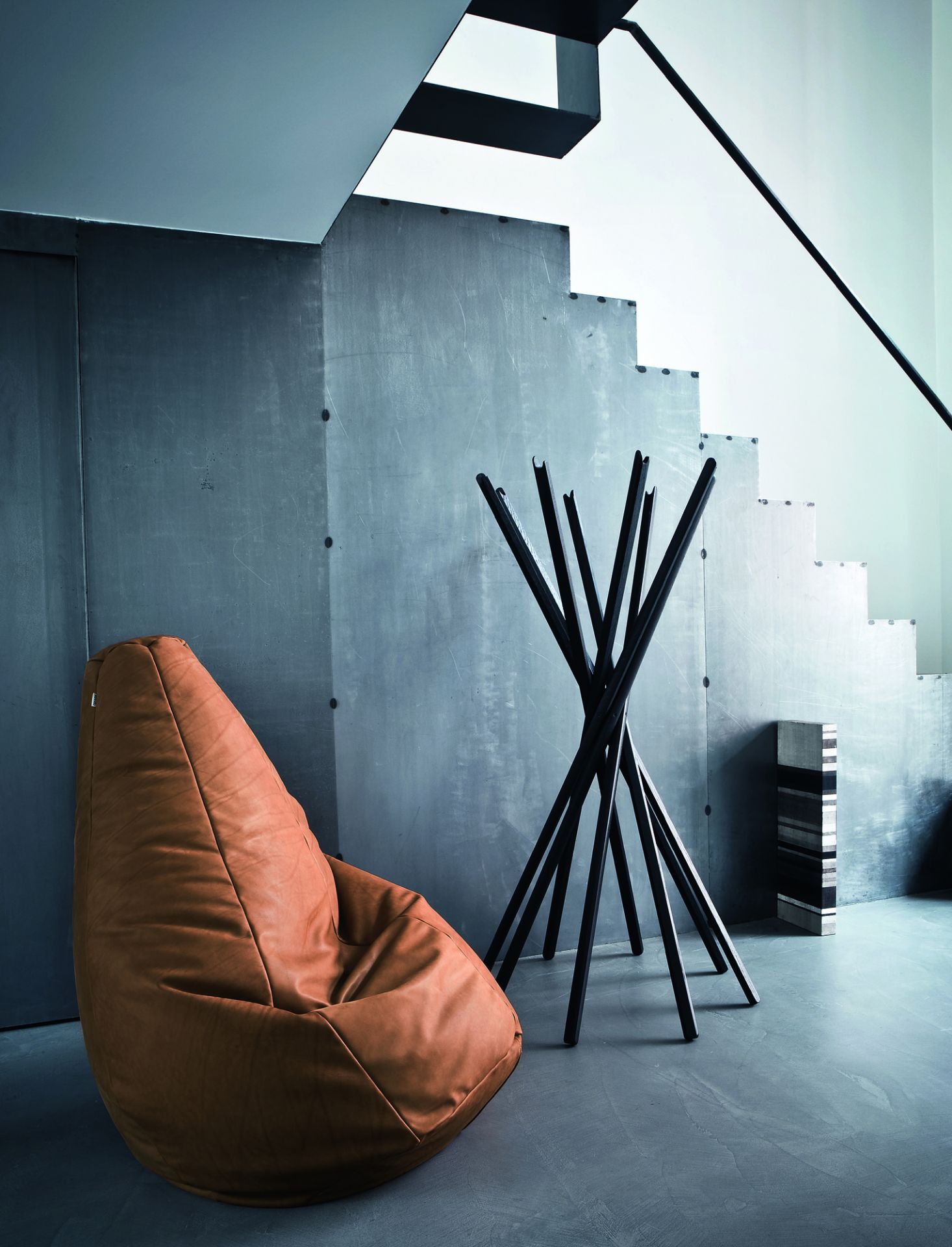 Sciangai Clothes Stand grey lacquered ash Zanotta