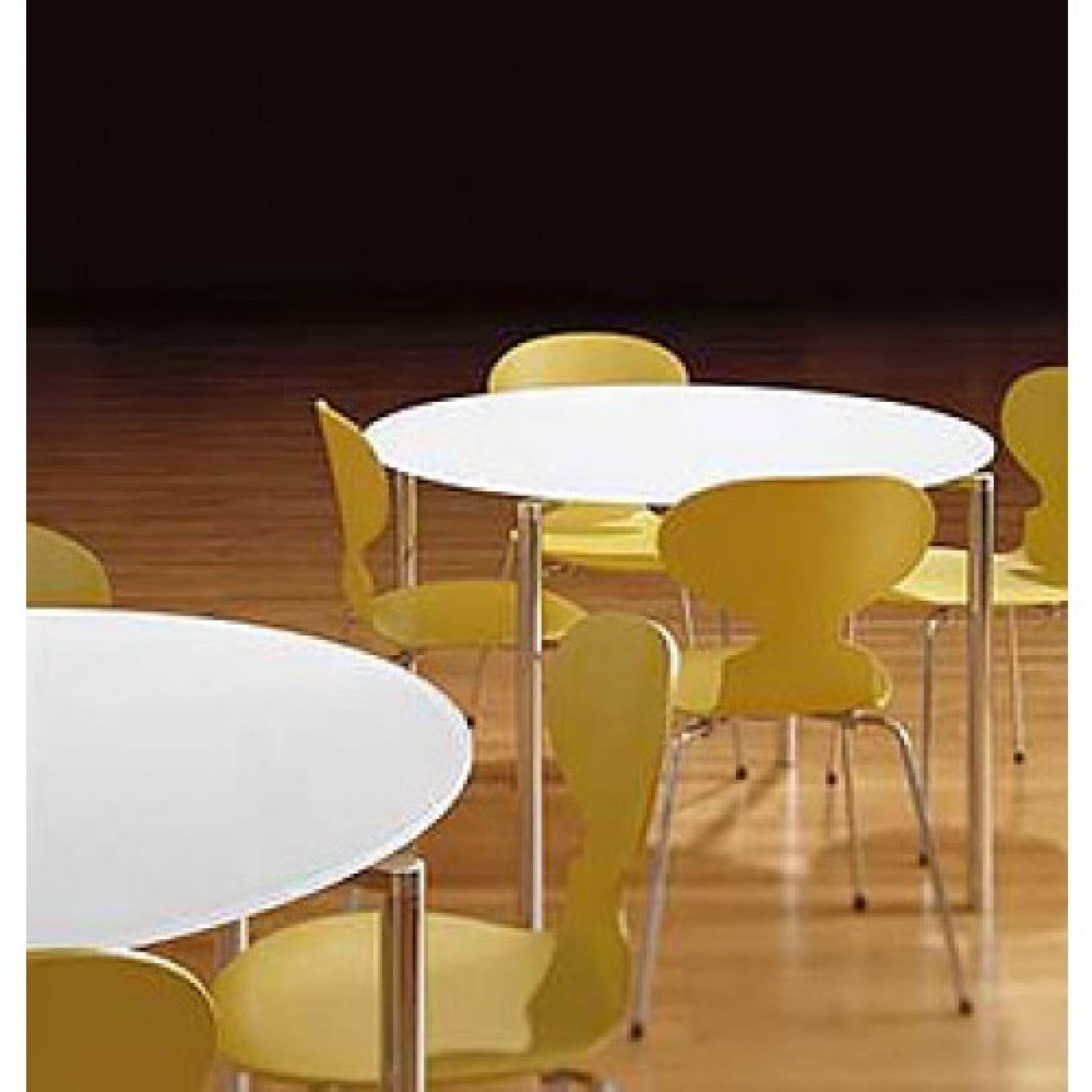 Ant Chair 3100 3-legged frame Fritz Hansen 