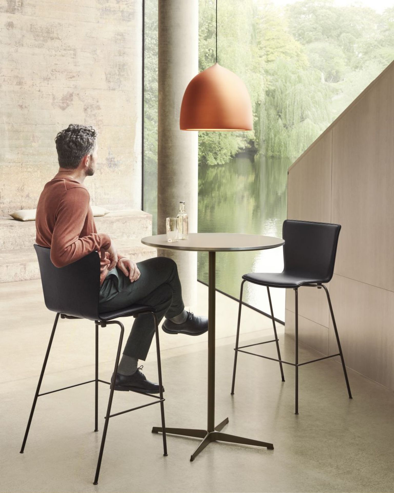 Circular bar table H 108 cm Fritz Hansen
