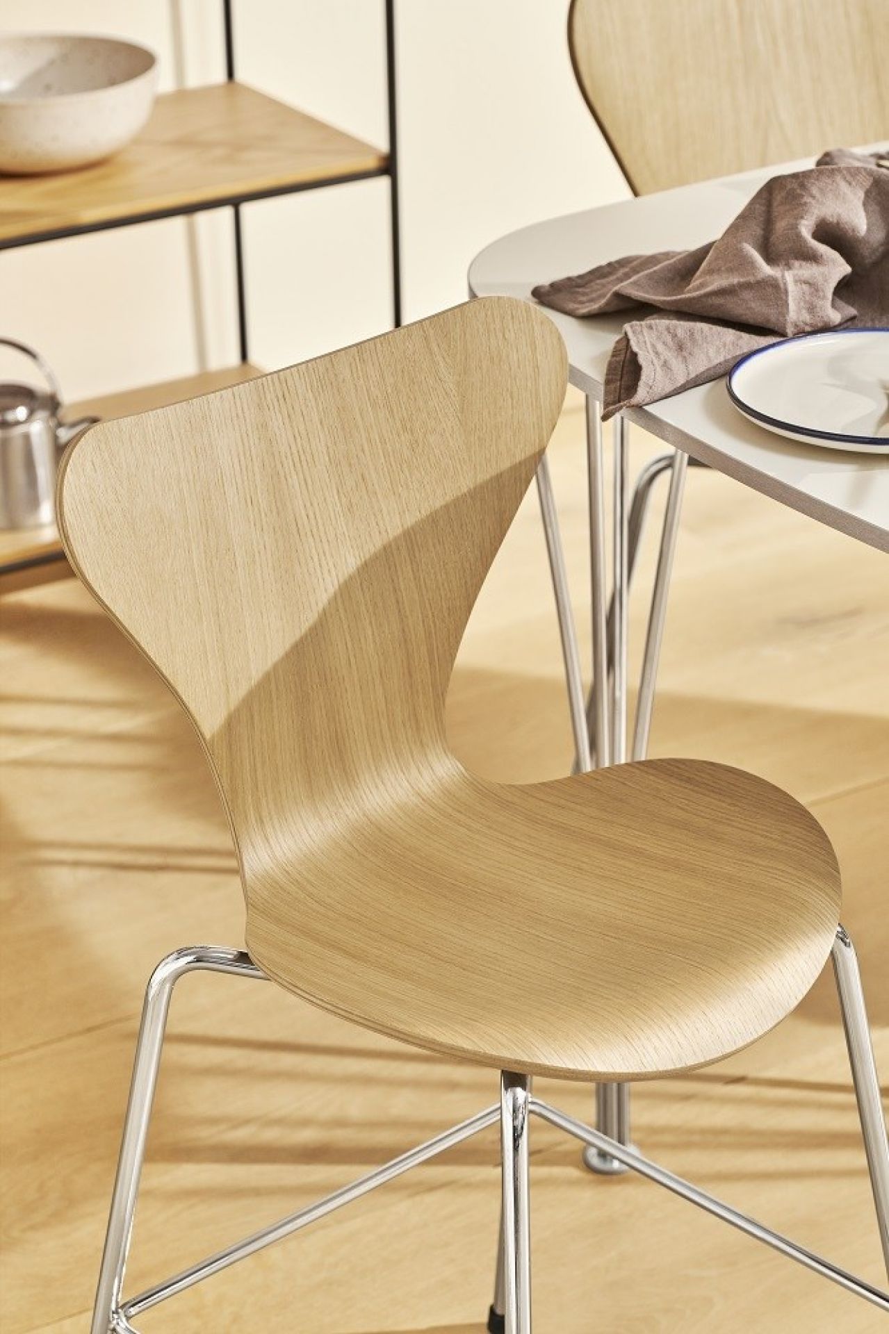 Series 7 Junior Chair Fritz Hansen