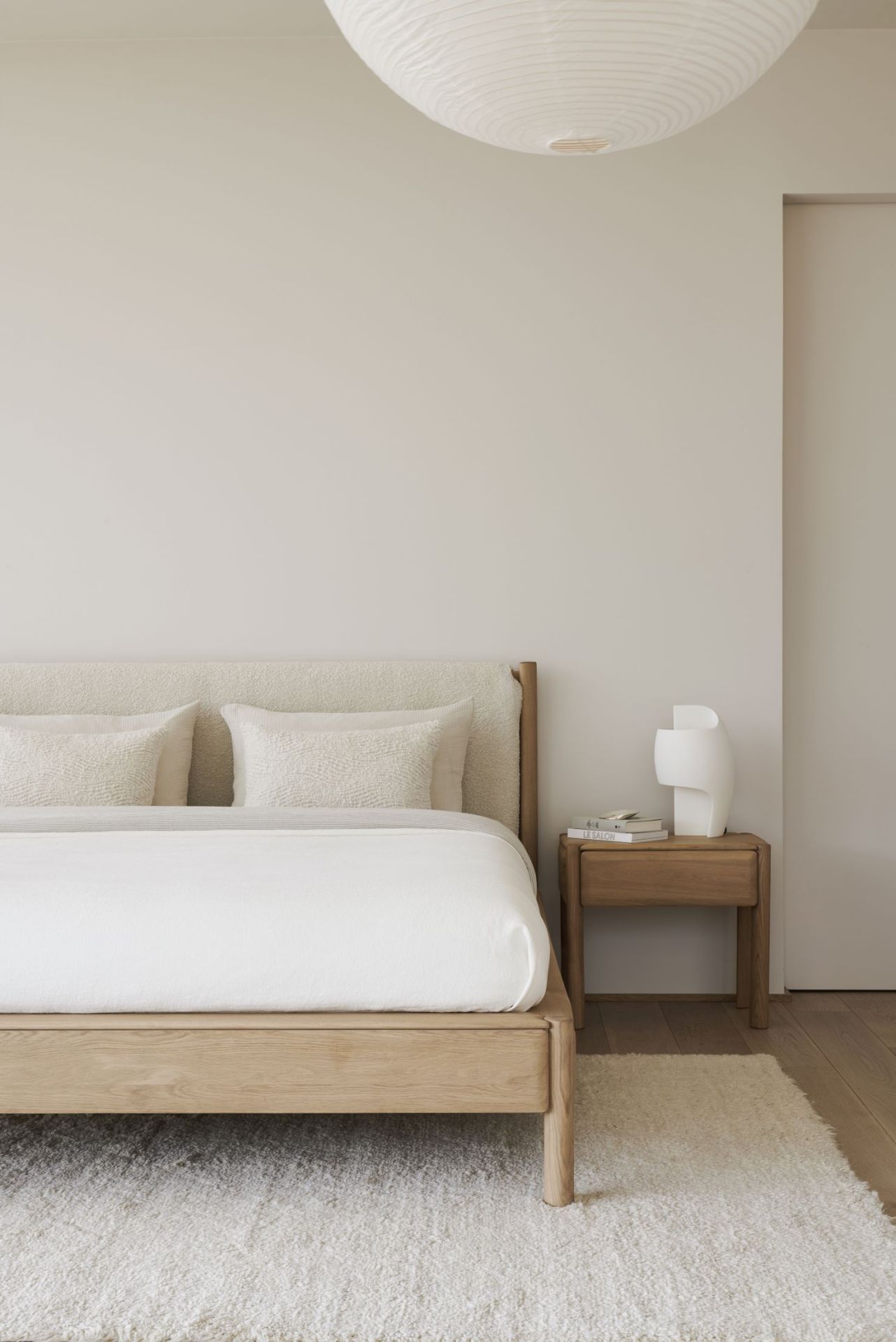 PI bed with headboard + upholstery Ethnicraft