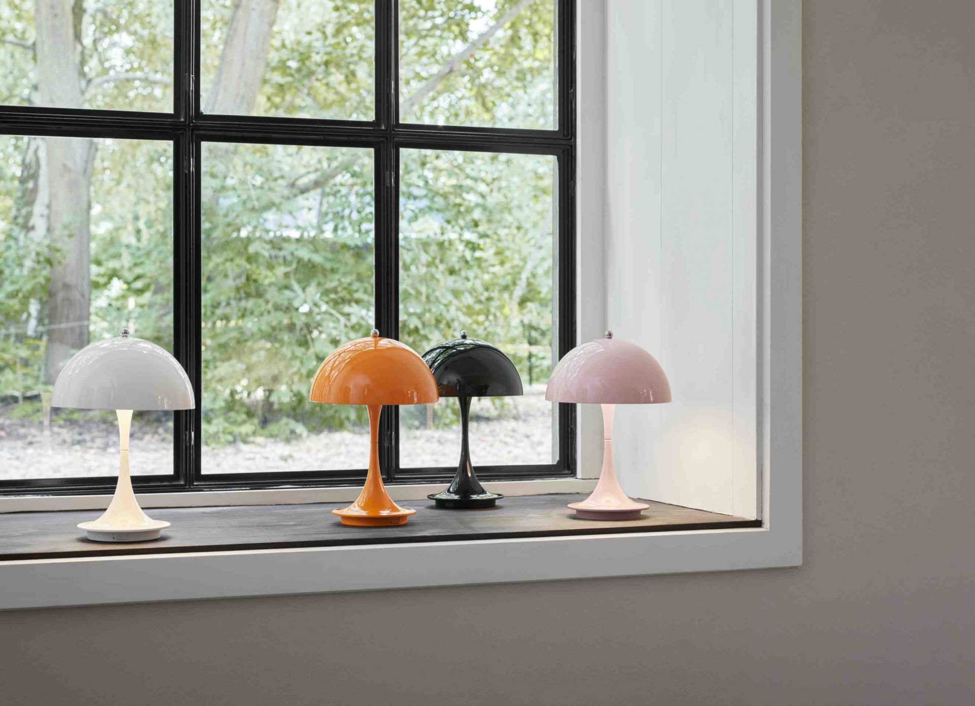 Panthella 160 Portable LED Table lamp Indoor/Outdoor Louis Poulsen Steel white SINGLE PIECES