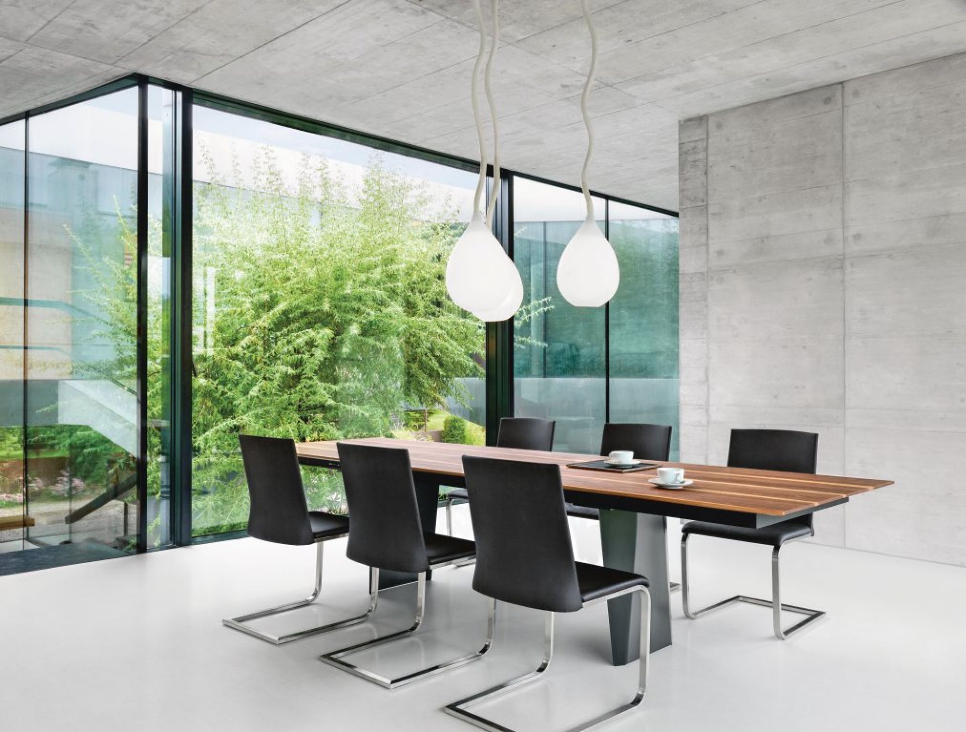Bela extending table Girsberger